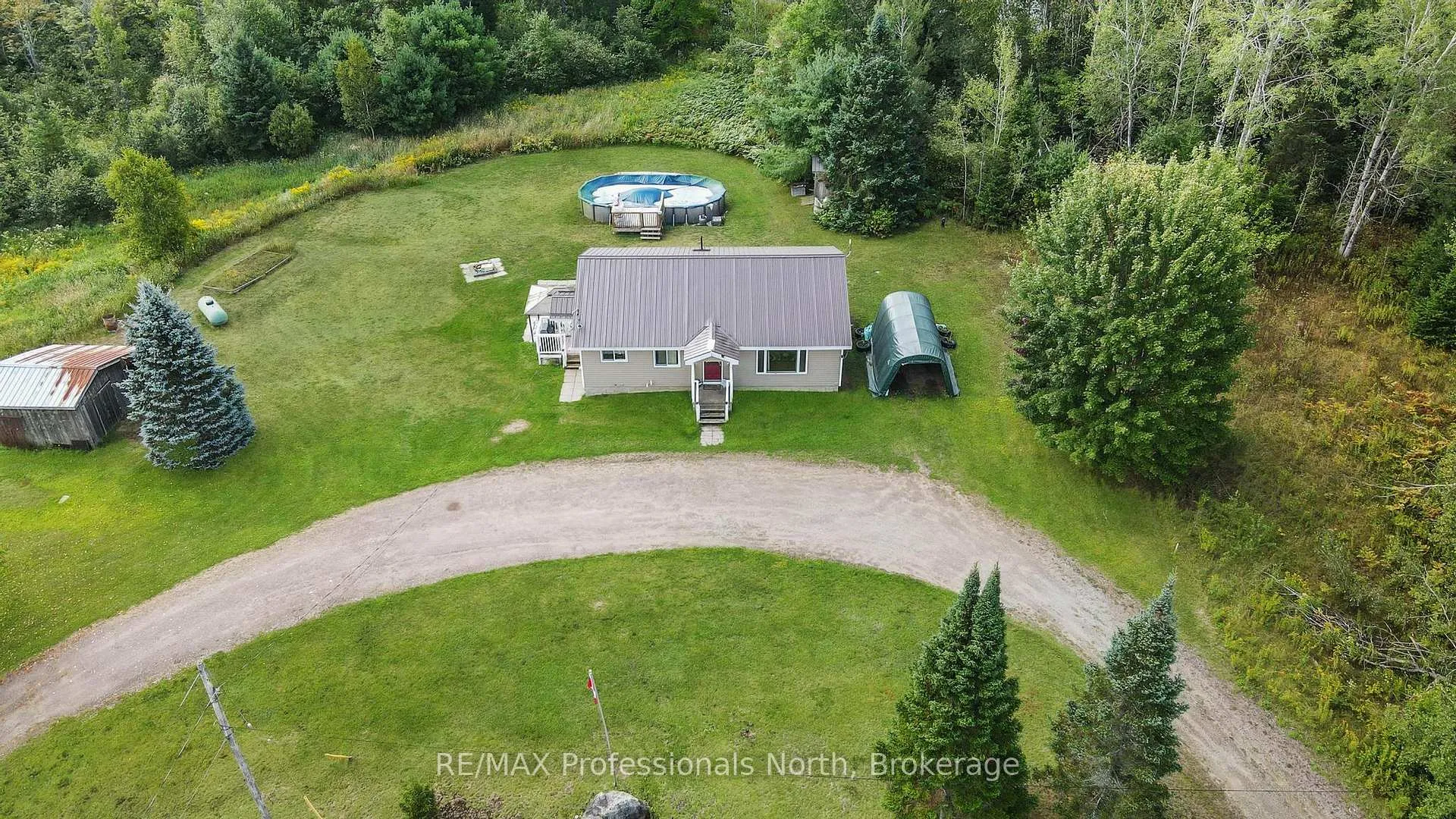 Photo 6 of 4072 Gelert Road, Minden Hills, Snowdon — HOMEH