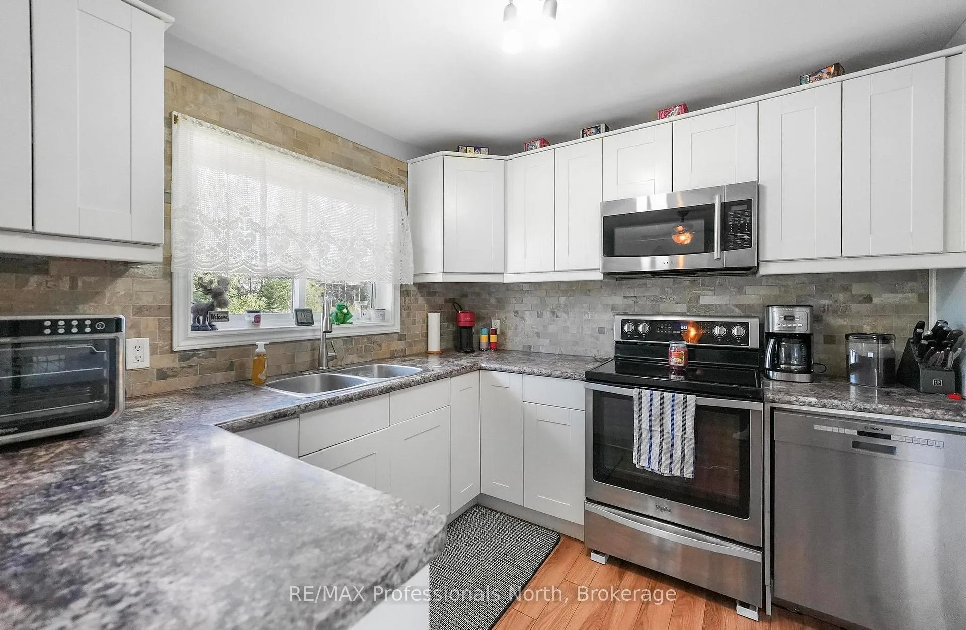 Photo 12 of 4072 Gelert Road, Minden Hills, Snowdon — HOMEH