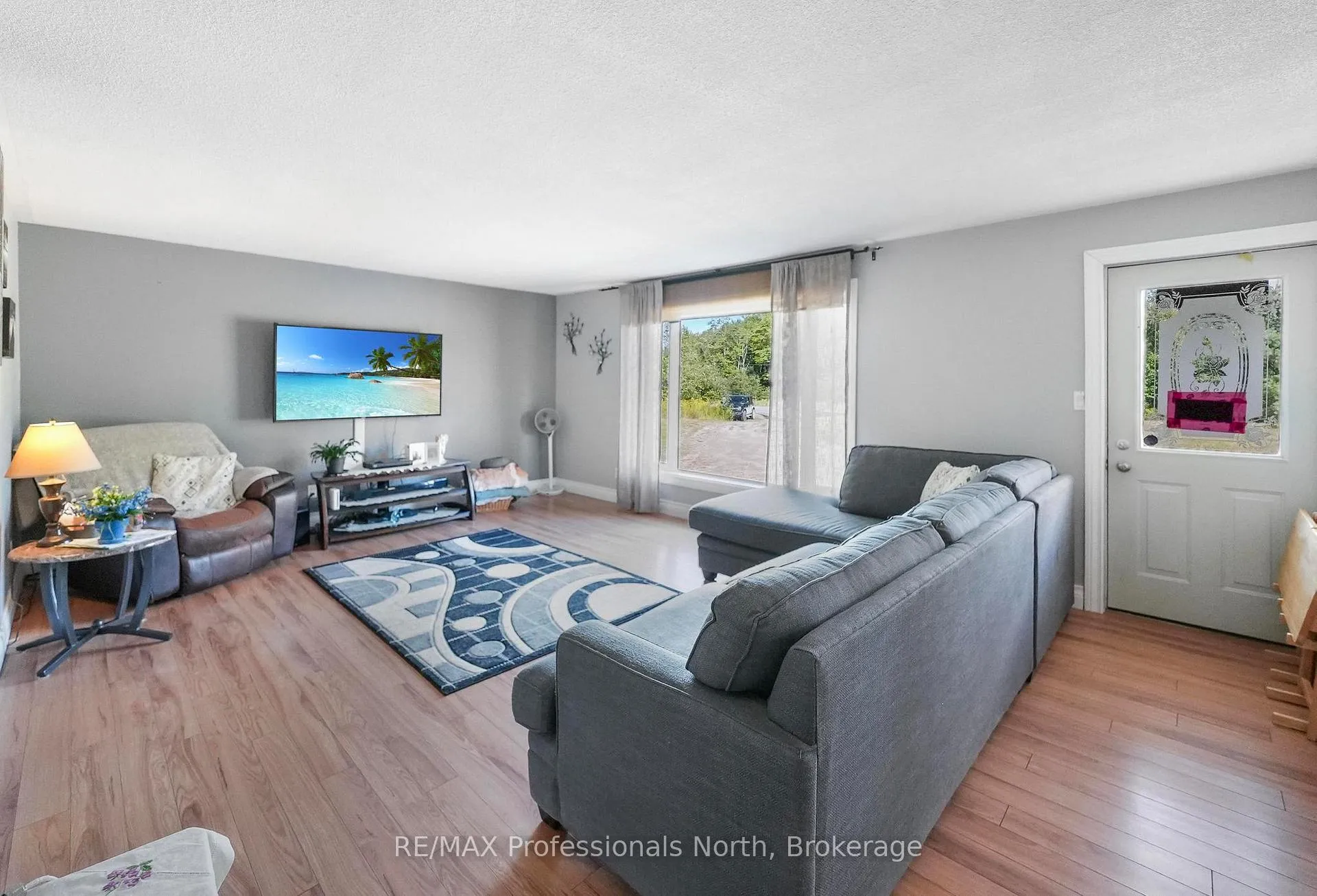 Photo 15 of 4072 Gelert Road, Minden Hills, Snowdon — HOMEH