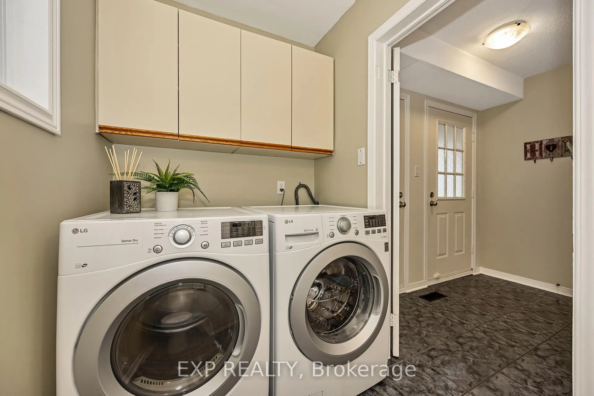 Photo 8 of 63 Victor Street, Ottawa, Stittsville (Central) — HOMEH