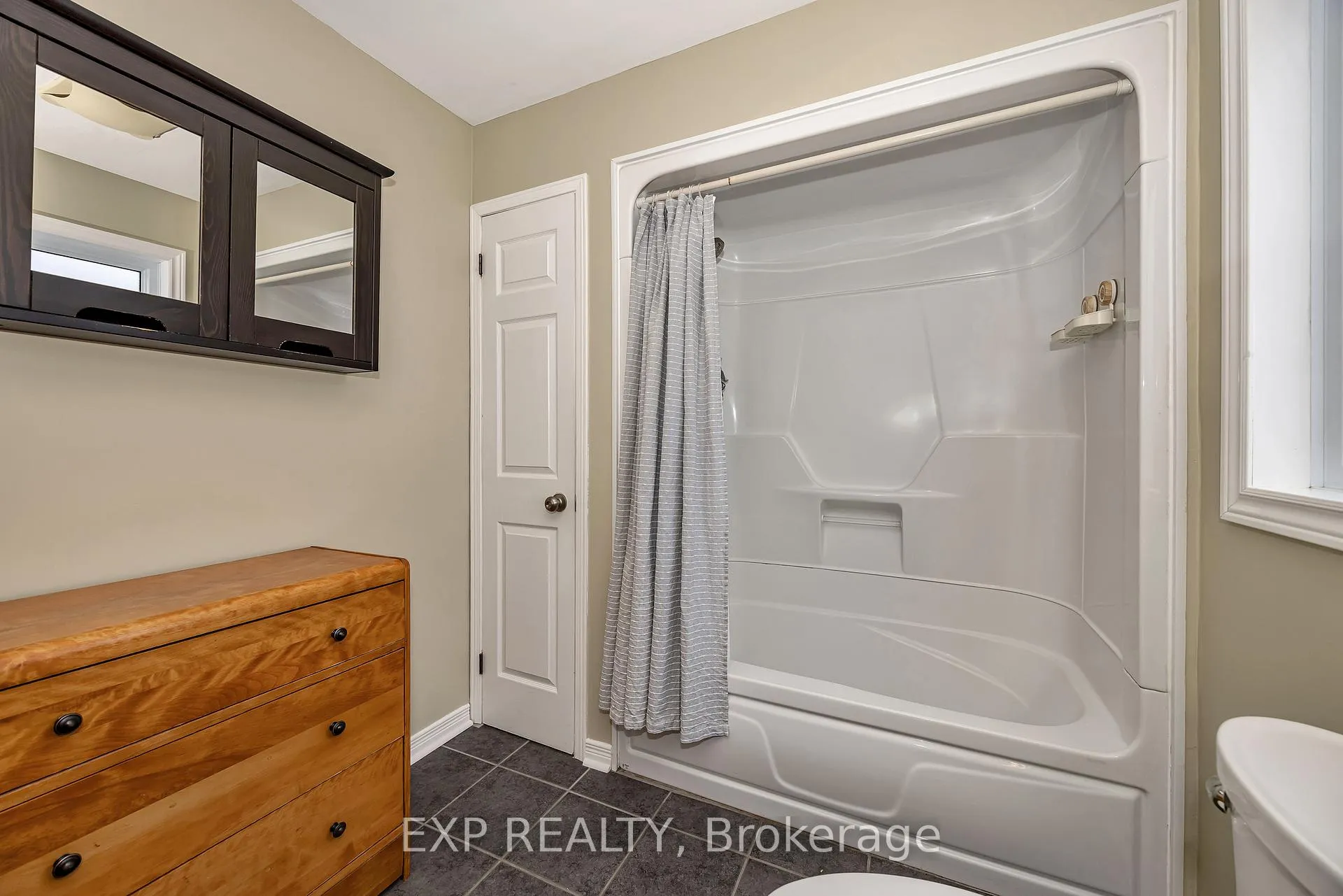 Photo 31 of 63 Victor Street, Ottawa, Stittsville (Central) — HOMEH