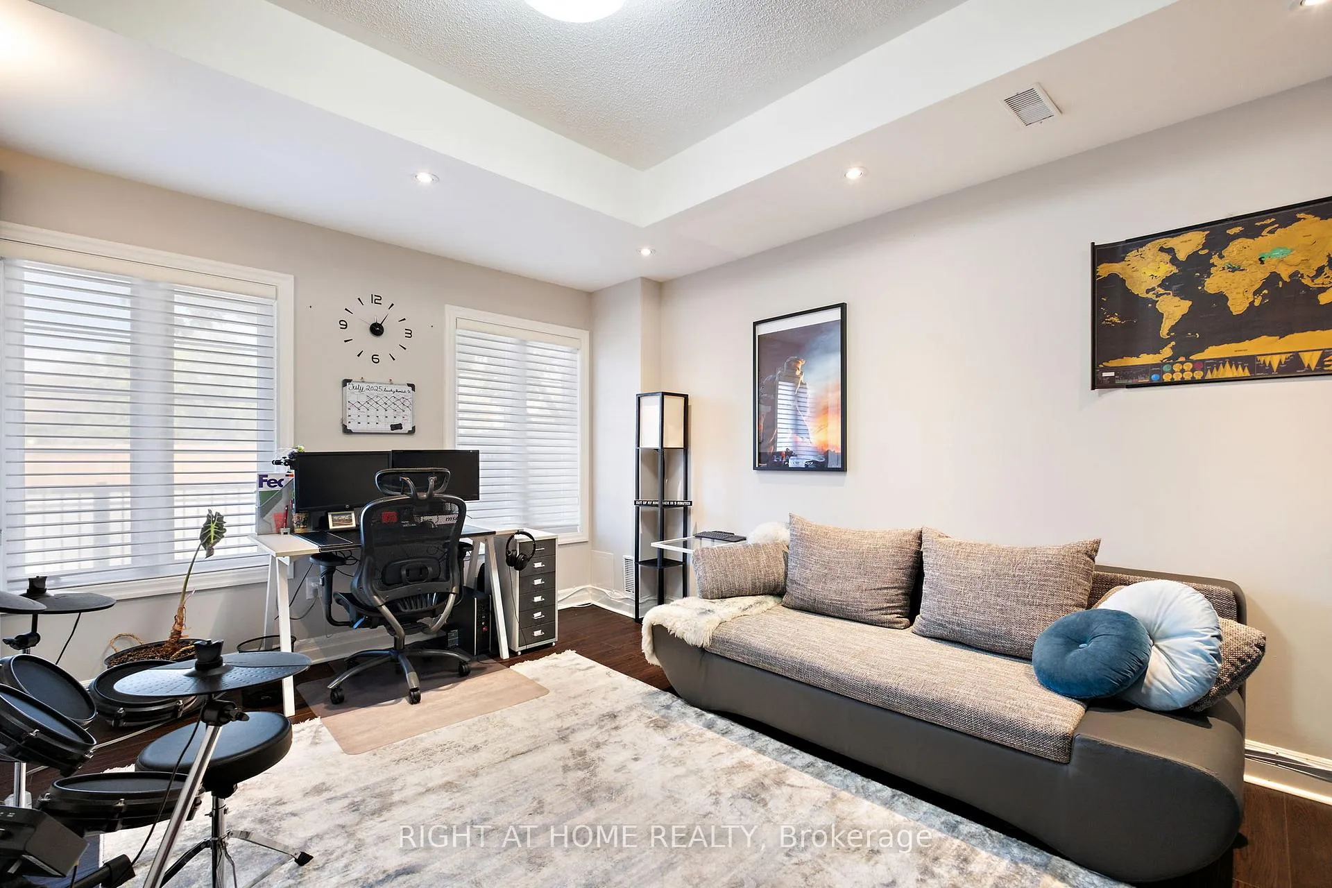 Photo 4 of 873 New Westminster Drive, Vaughan, Beverley Glen — HOMEH