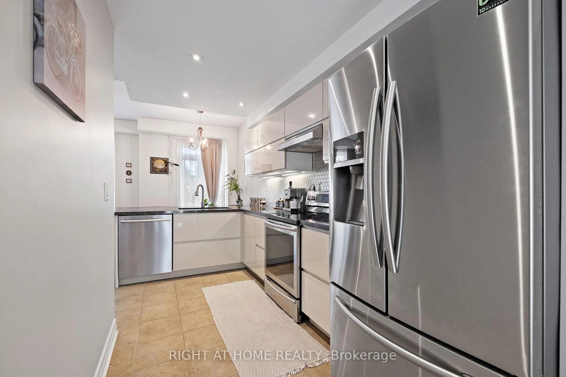 Photo 13 of 873 New Westminster Drive, Vaughan, Beverley Glen — HOMEH