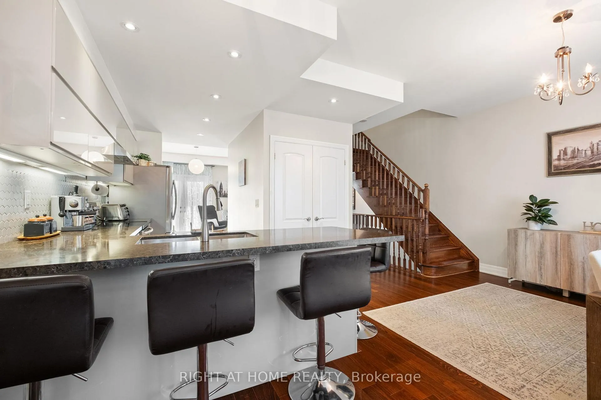 Photo 16 of 873 New Westminster Drive, Vaughan, Beverley Glen — HOMEH