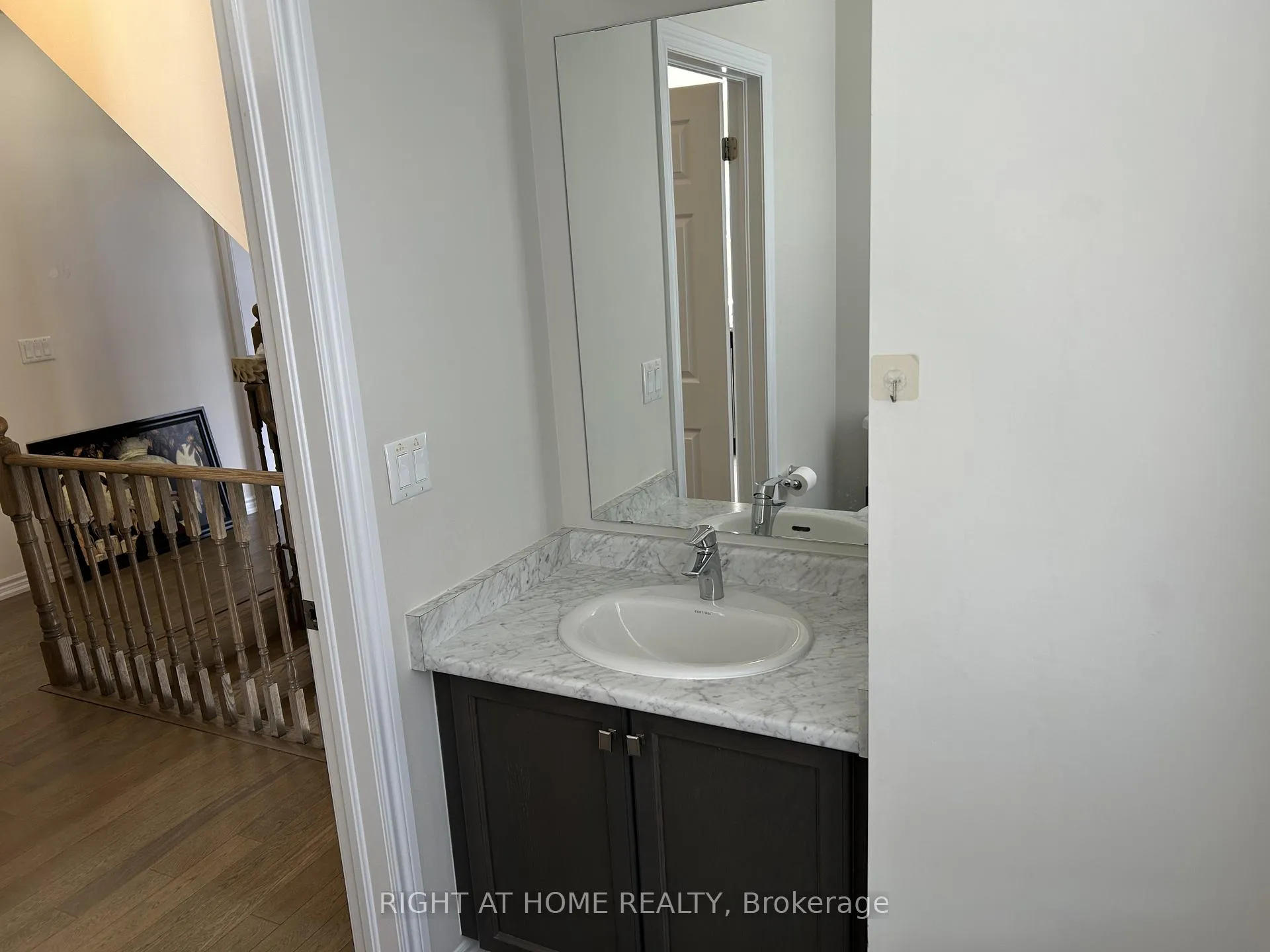 Photo 5 of 2 Isabella Peach Drive, Markham, Victoria Square — HOMEH