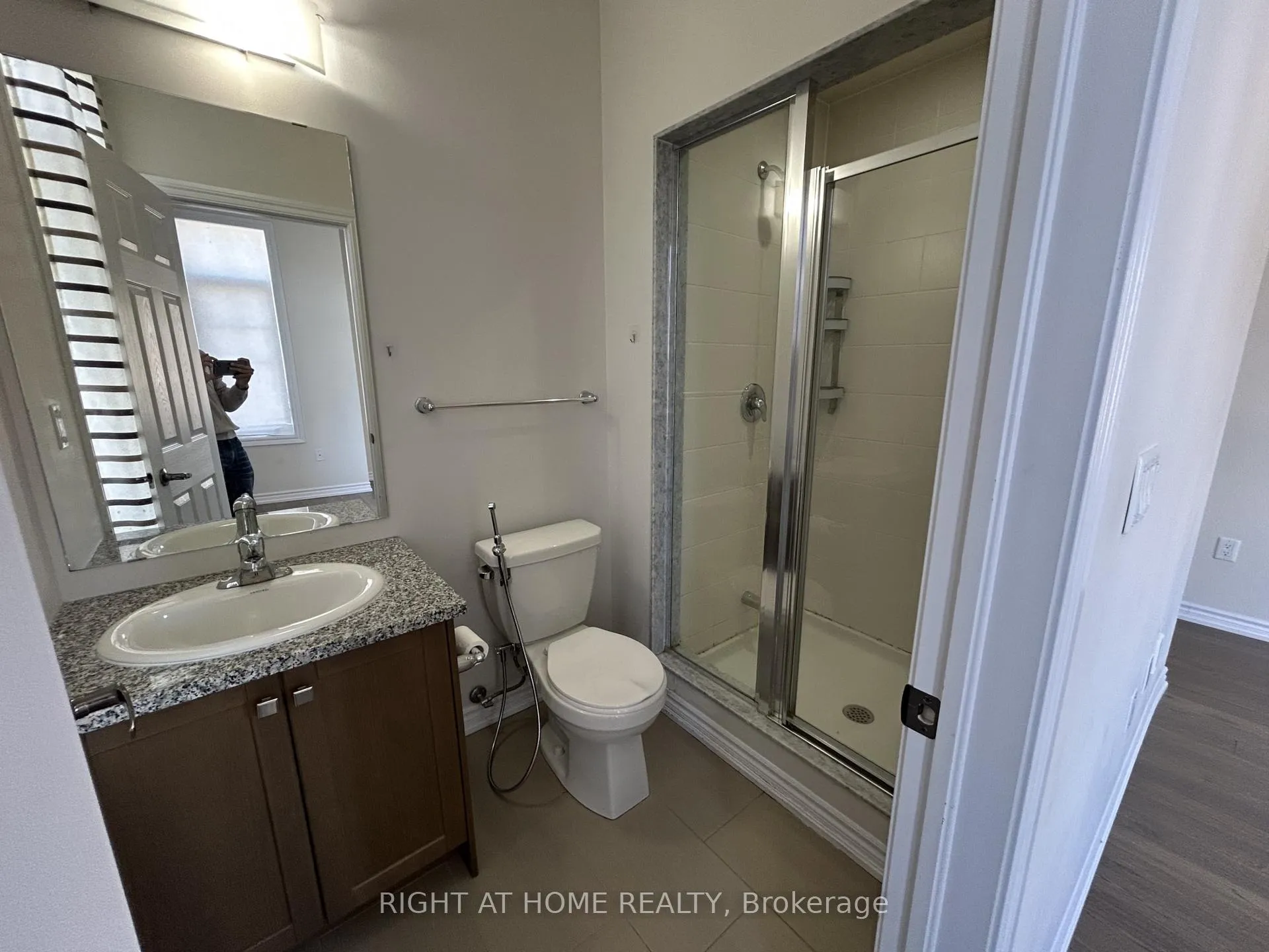 Photo 8 of 2 Isabella Peach Drive, Markham, Victoria Square — HOMEH