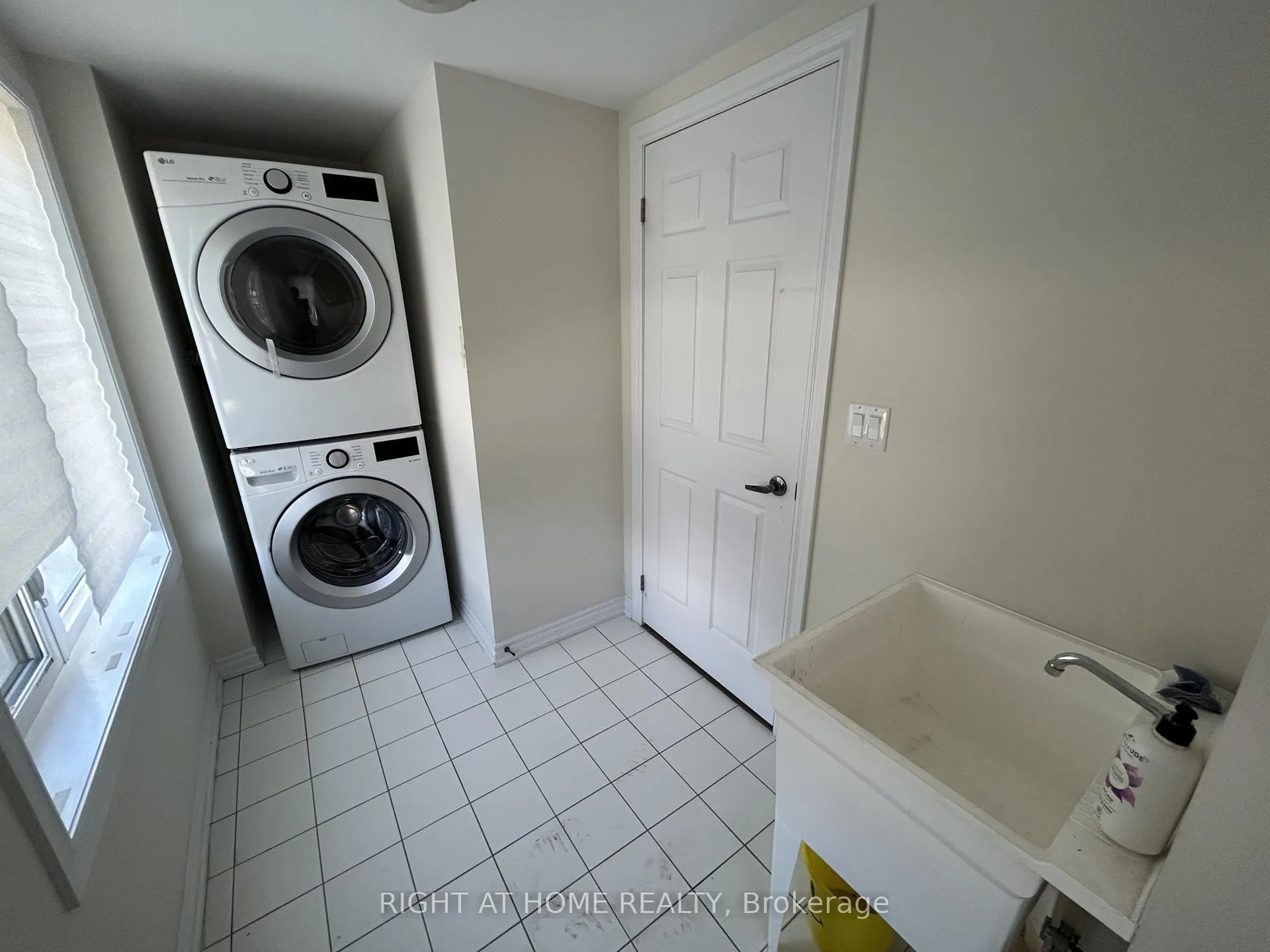 Photo 14 of 2 Isabella Peach Drive, Markham, Victoria Square — HOMEH