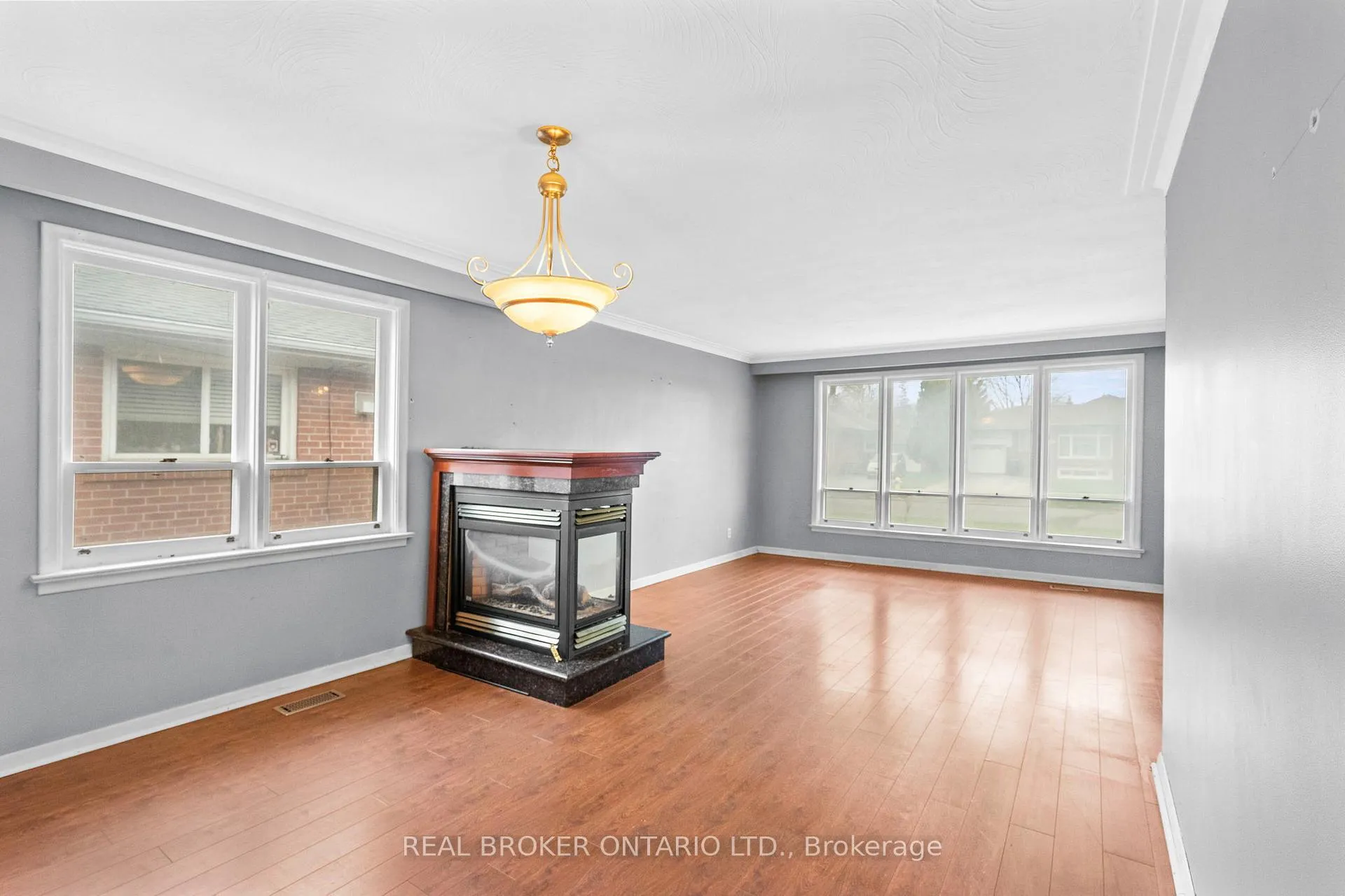 Photo 5 of 167 Jeffcoat Drive, Etobicoke, West Humber-Clairville — HOMEH