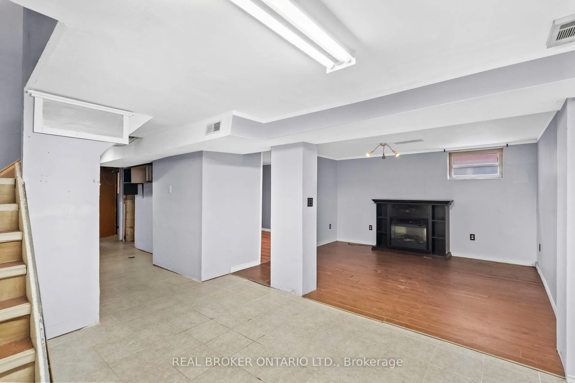 Photo 11 of 167 Jeffcoat Drive, Etobicoke, West Humber-Clairville — HOMEH