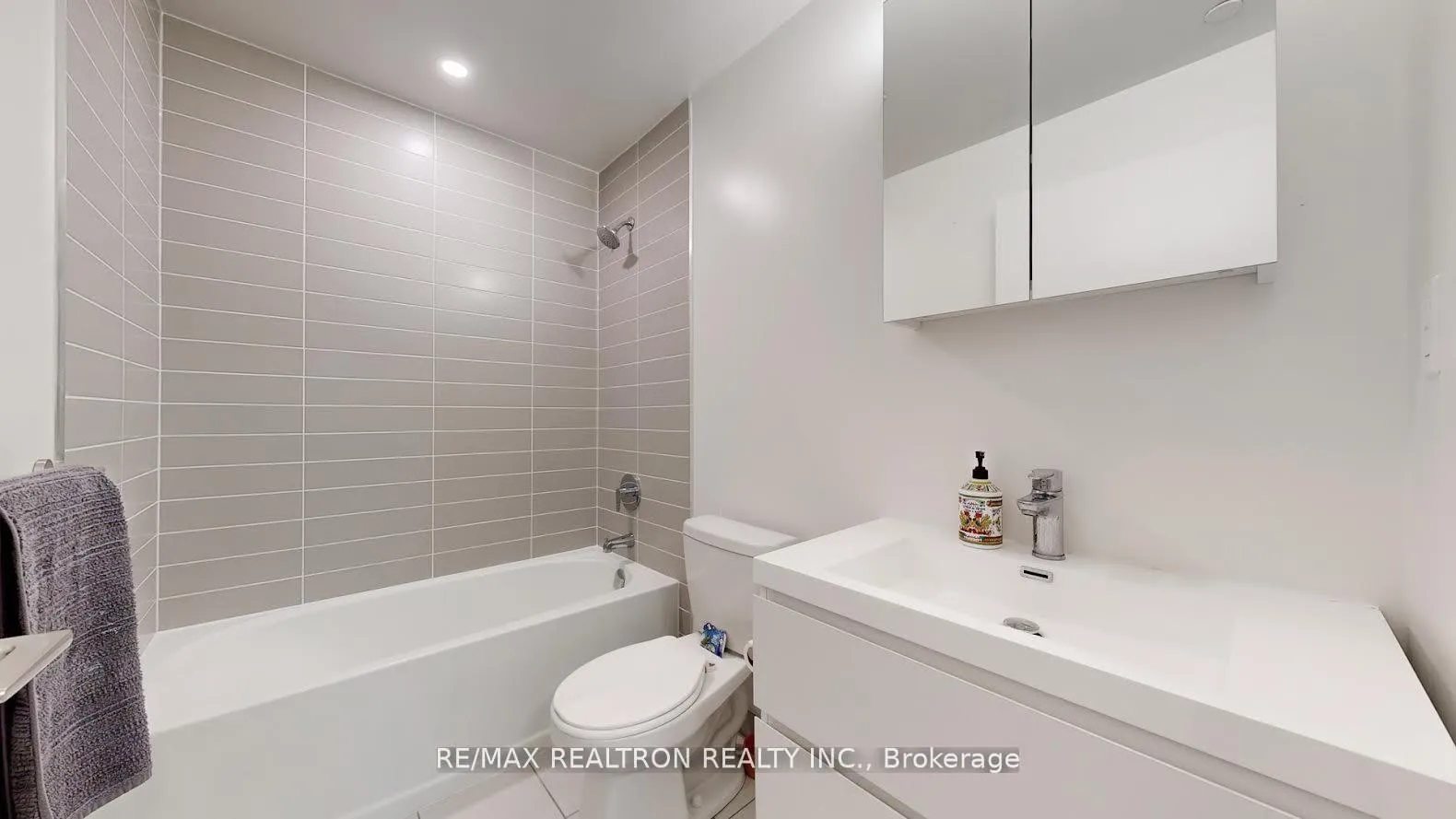 Photo 14 of Unit 319C, 38 Simcoe Promenade Circle, Markham, Unionville — HOMEH