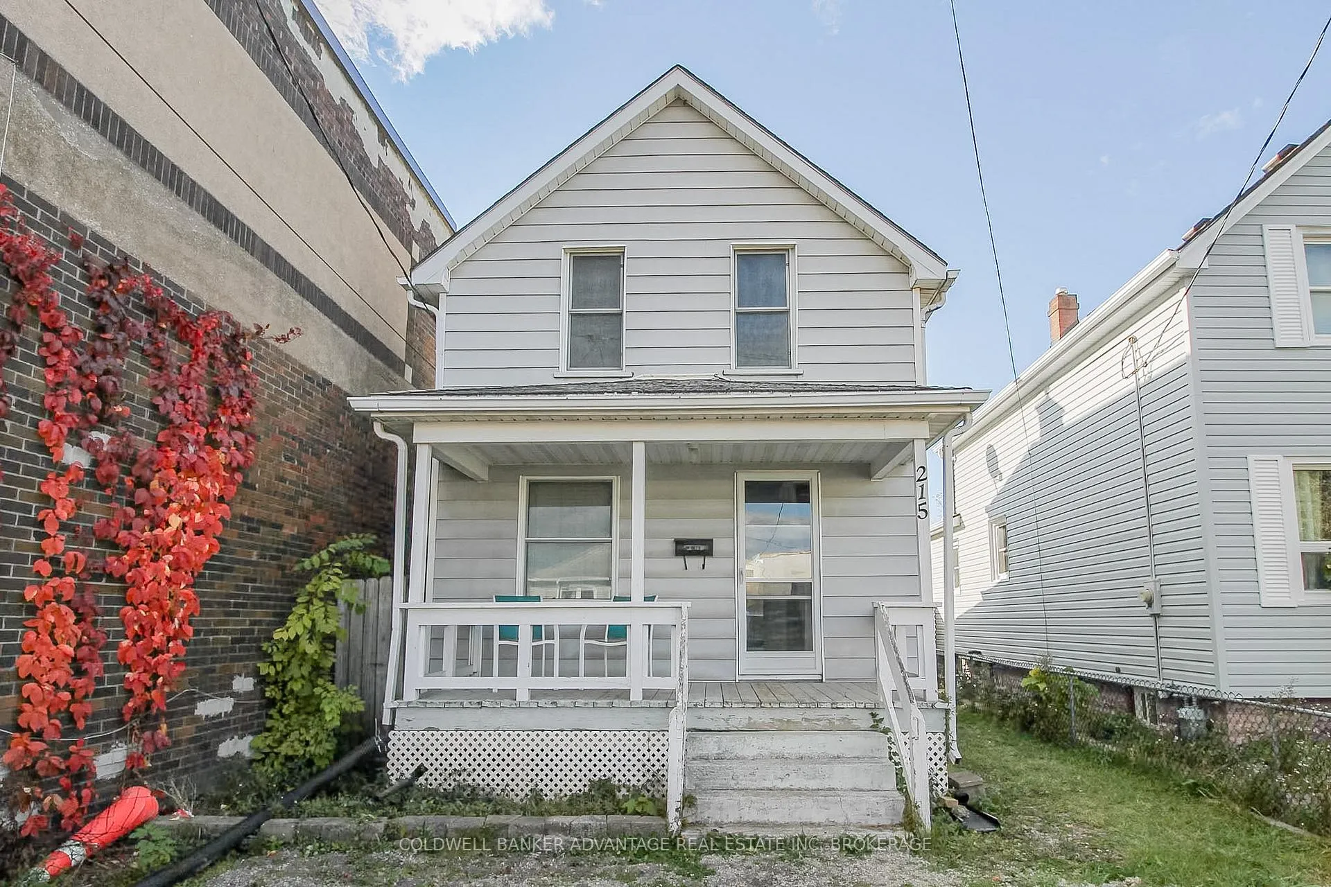Photo 1 of 215 Burgar Street, Welland, Welland Downtown — HOMEH