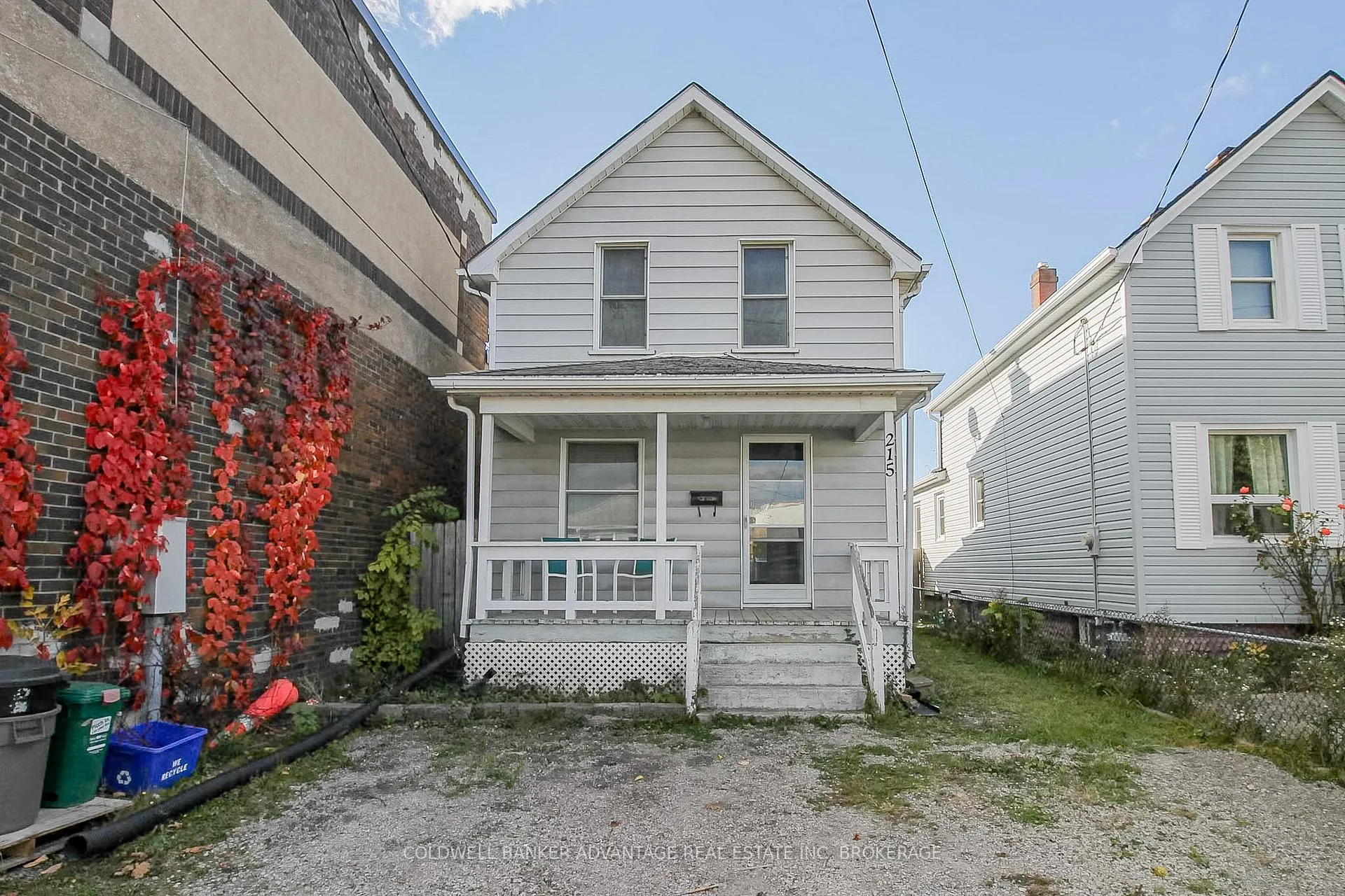 Photo 2 of 215 Burgar Street, Welland, Welland Downtown — HOMEH