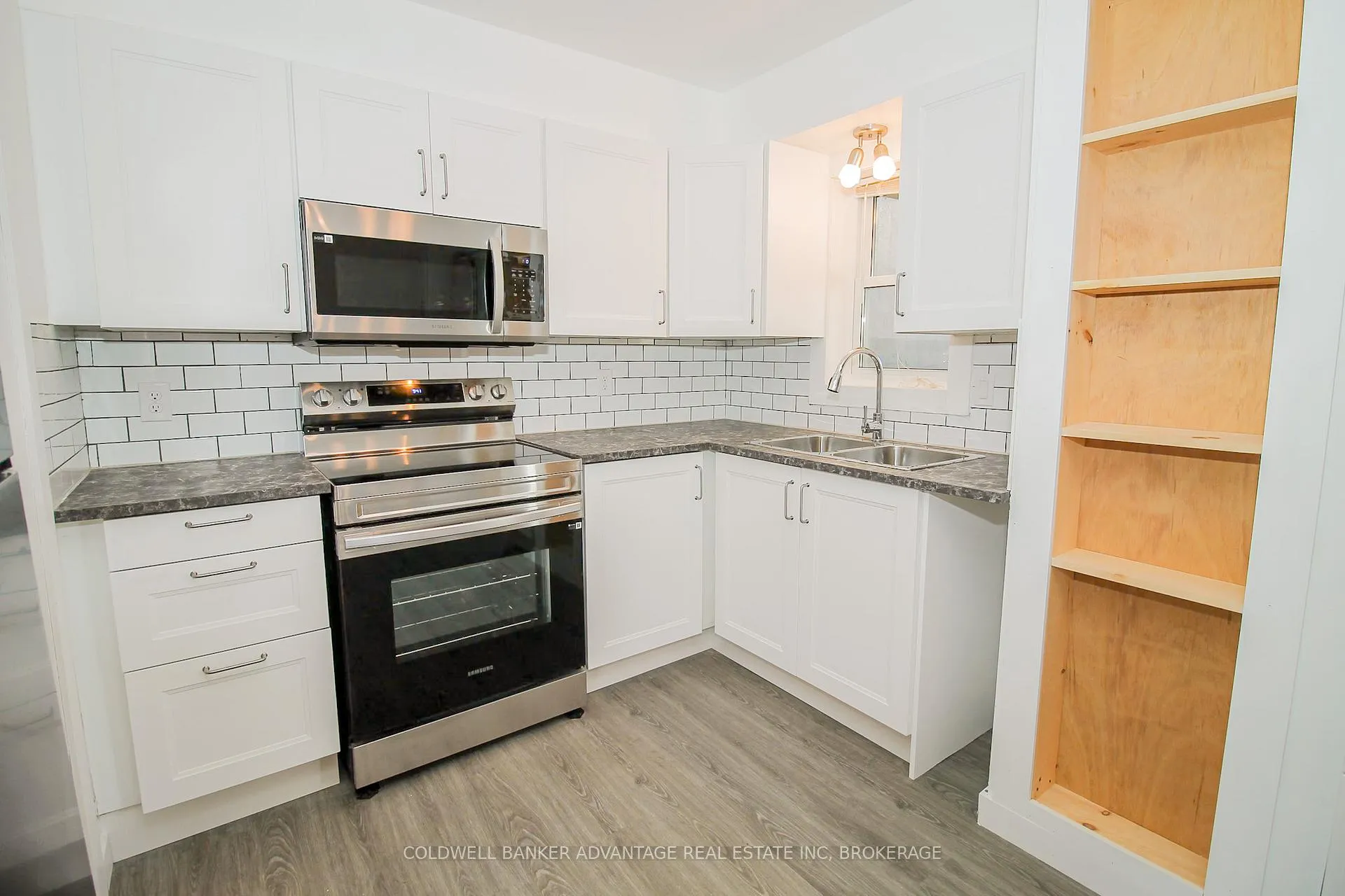 Photo 10 of 215 Burgar Street, Welland, Welland Downtown — HOMEH