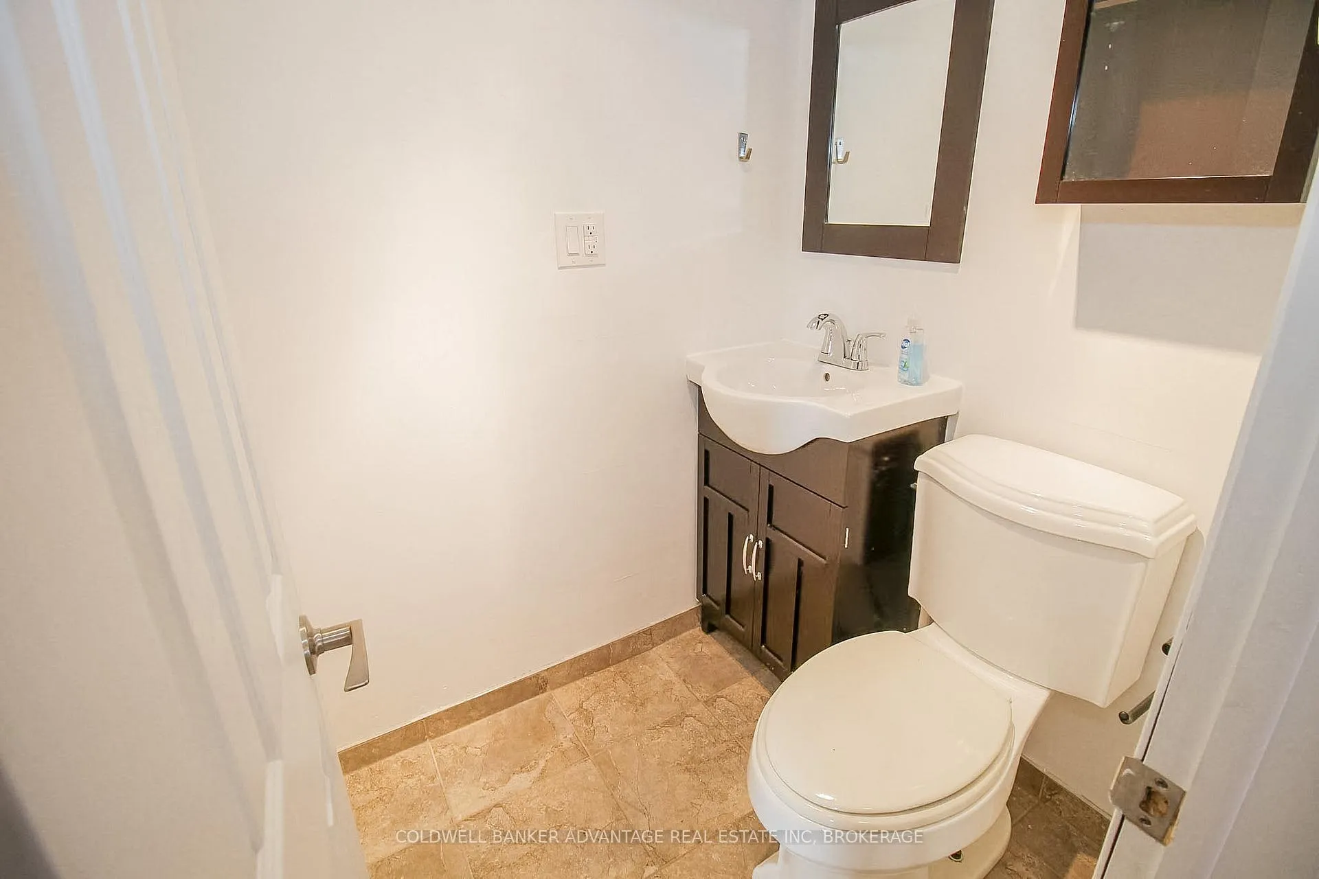 Photo 13 of 215 Burgar Street, Welland, Welland Downtown — HOMEH