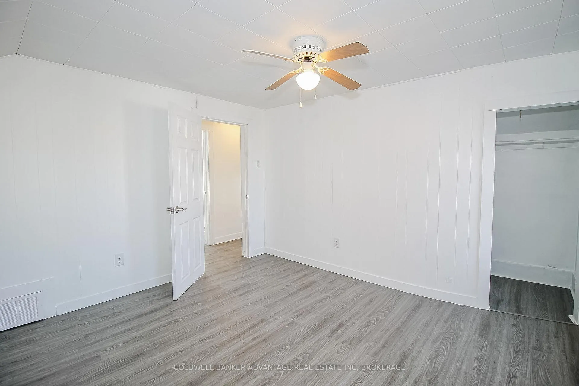 Photo 14 of 215 Burgar Street, Welland, Welland Downtown — HOMEH