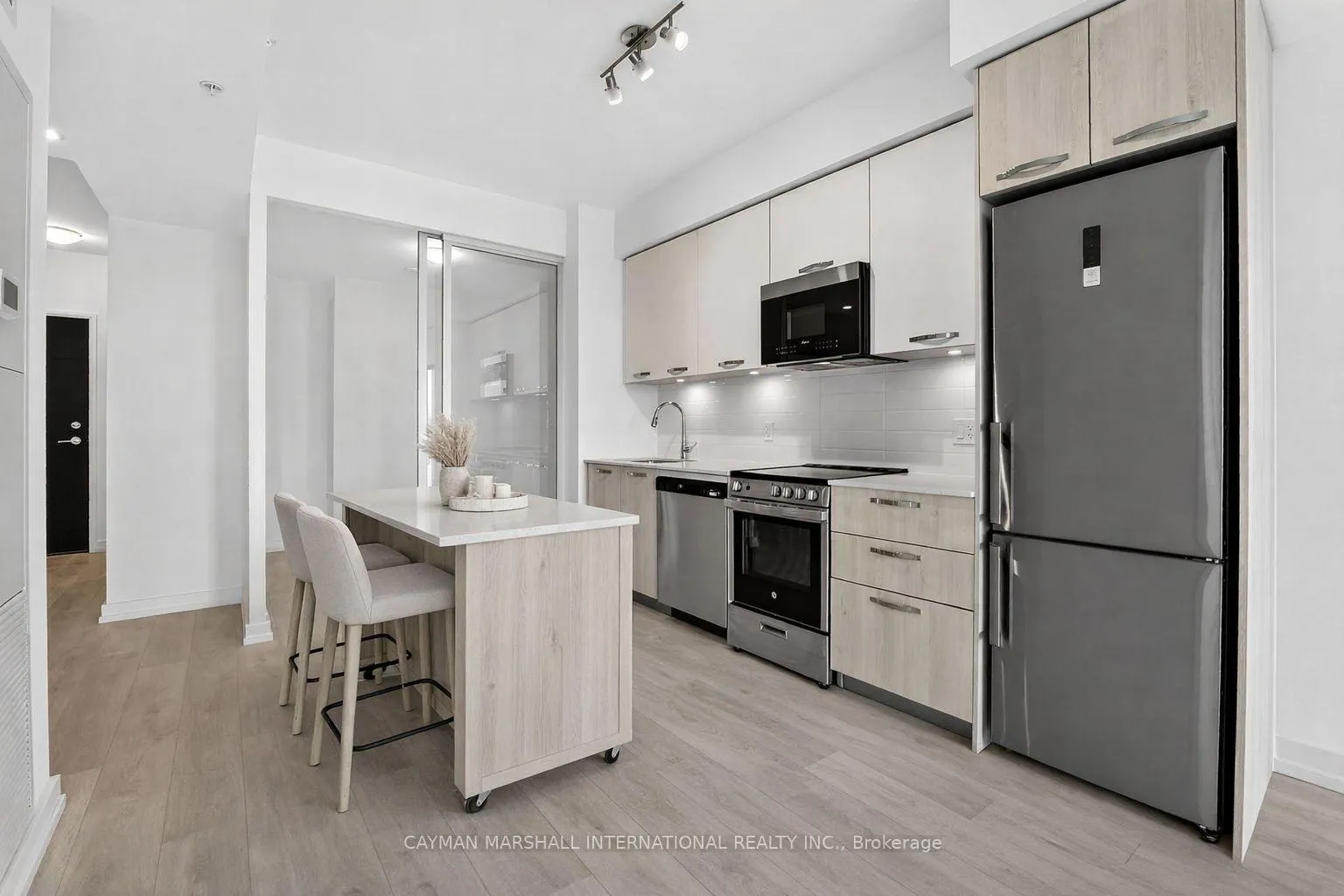 Photo 3 of Unit 804, 75 James Street S, Hamilton, Corktown — HOMEH