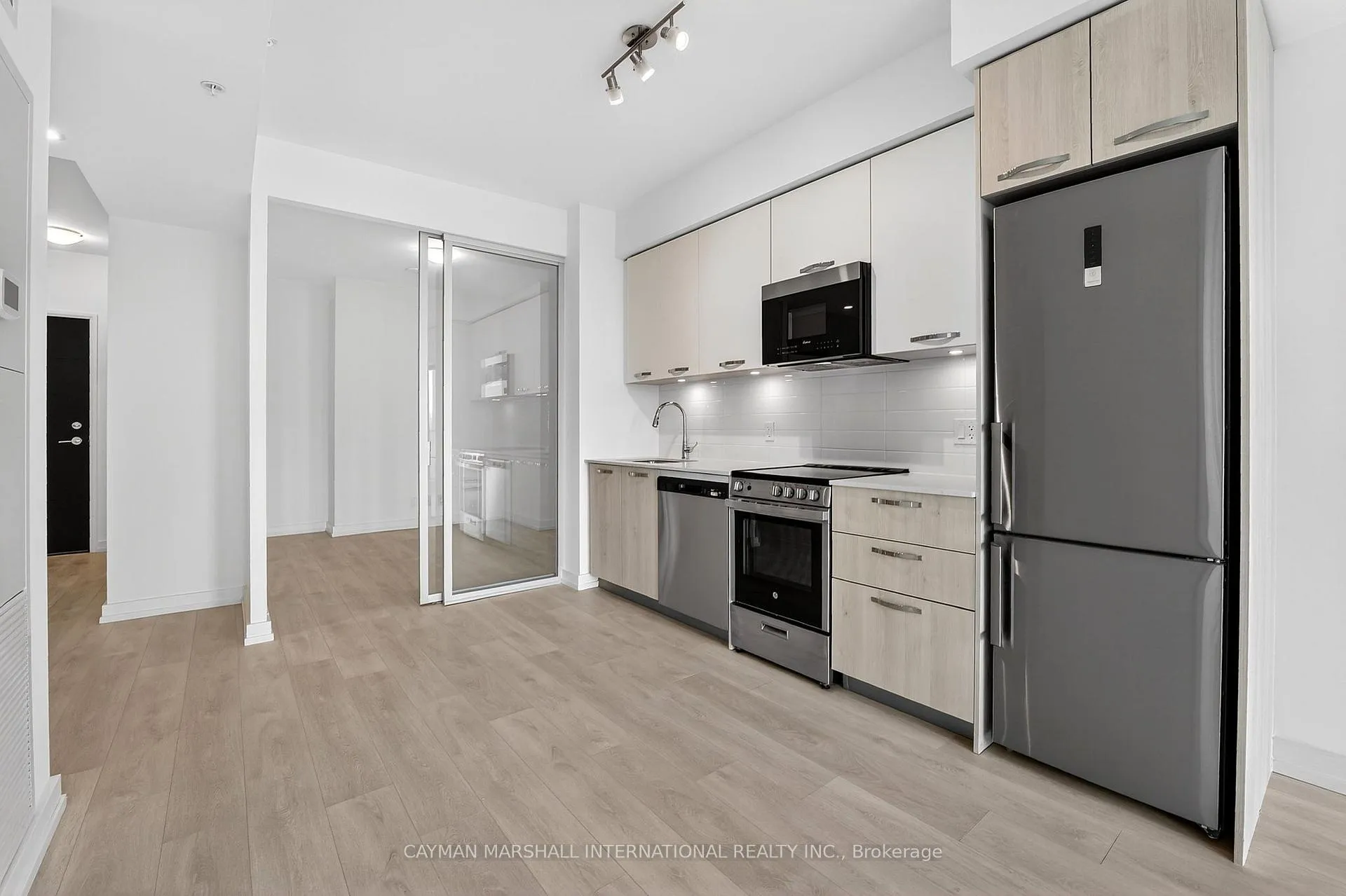 Photo 4 of Unit 804, 75 James Street S, Hamilton, Corktown — HOMEH
