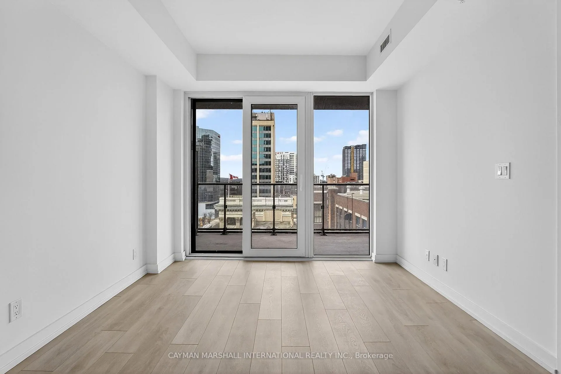 Photo 9 of Unit 804, 75 James Street S, Hamilton, Corktown — HOMEH