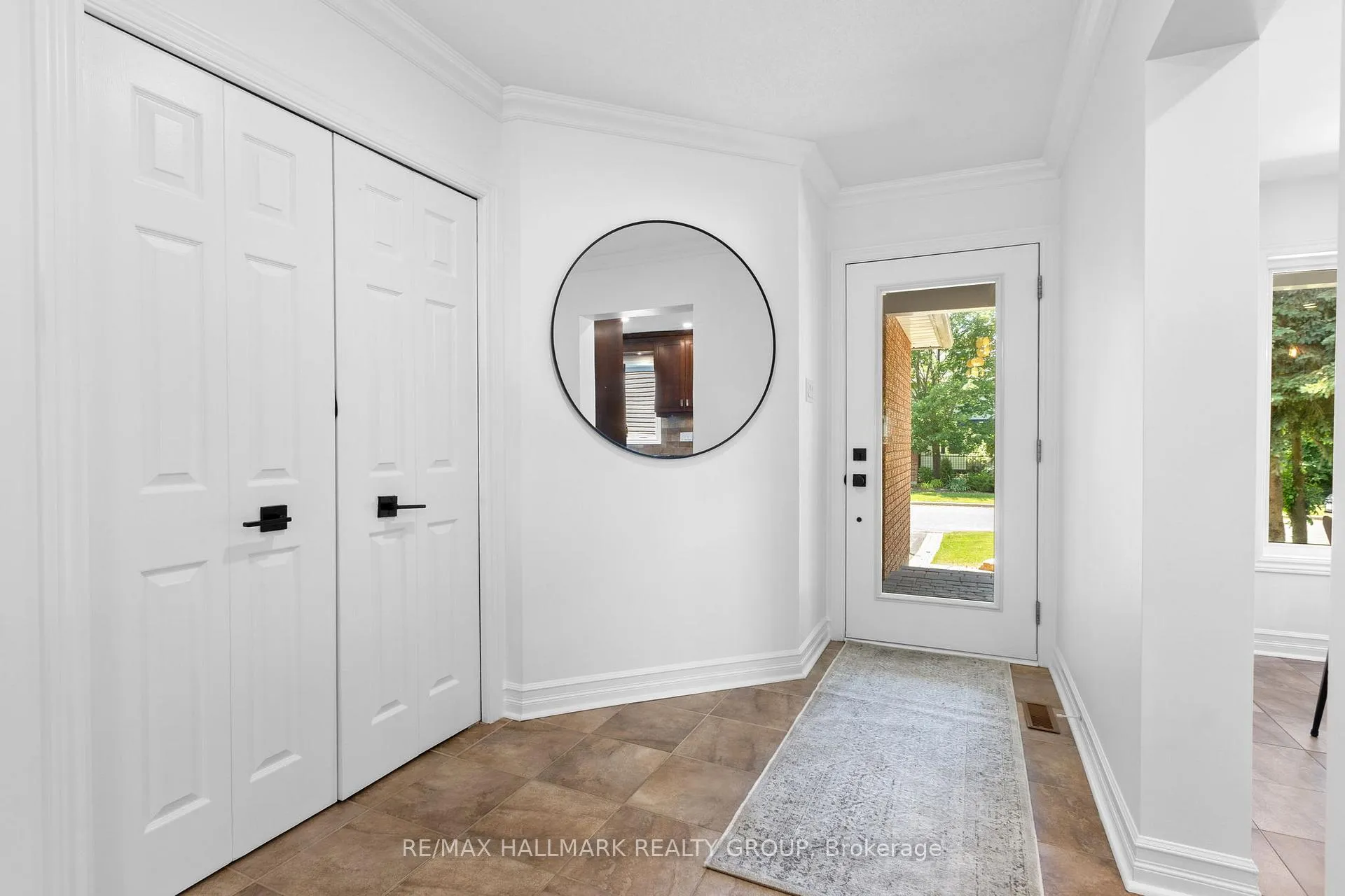 Photo 3 of 804 Adencliffe Drive, Ottawa, Fallingbrook/Ridgemount — HOMEH