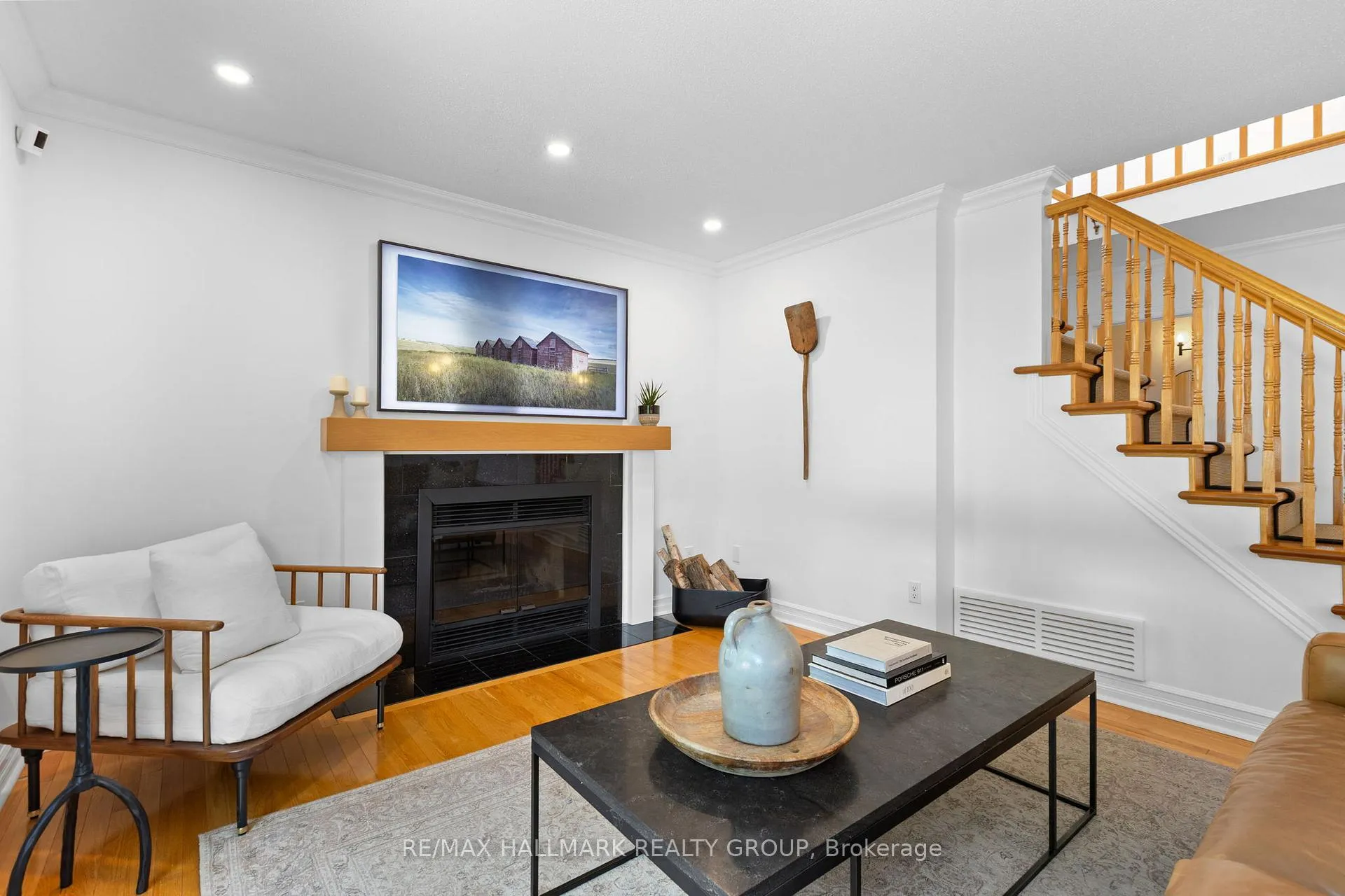 Photo 5 of 804 Adencliffe Drive, Ottawa, Fallingbrook/Ridgemount — HOMEH