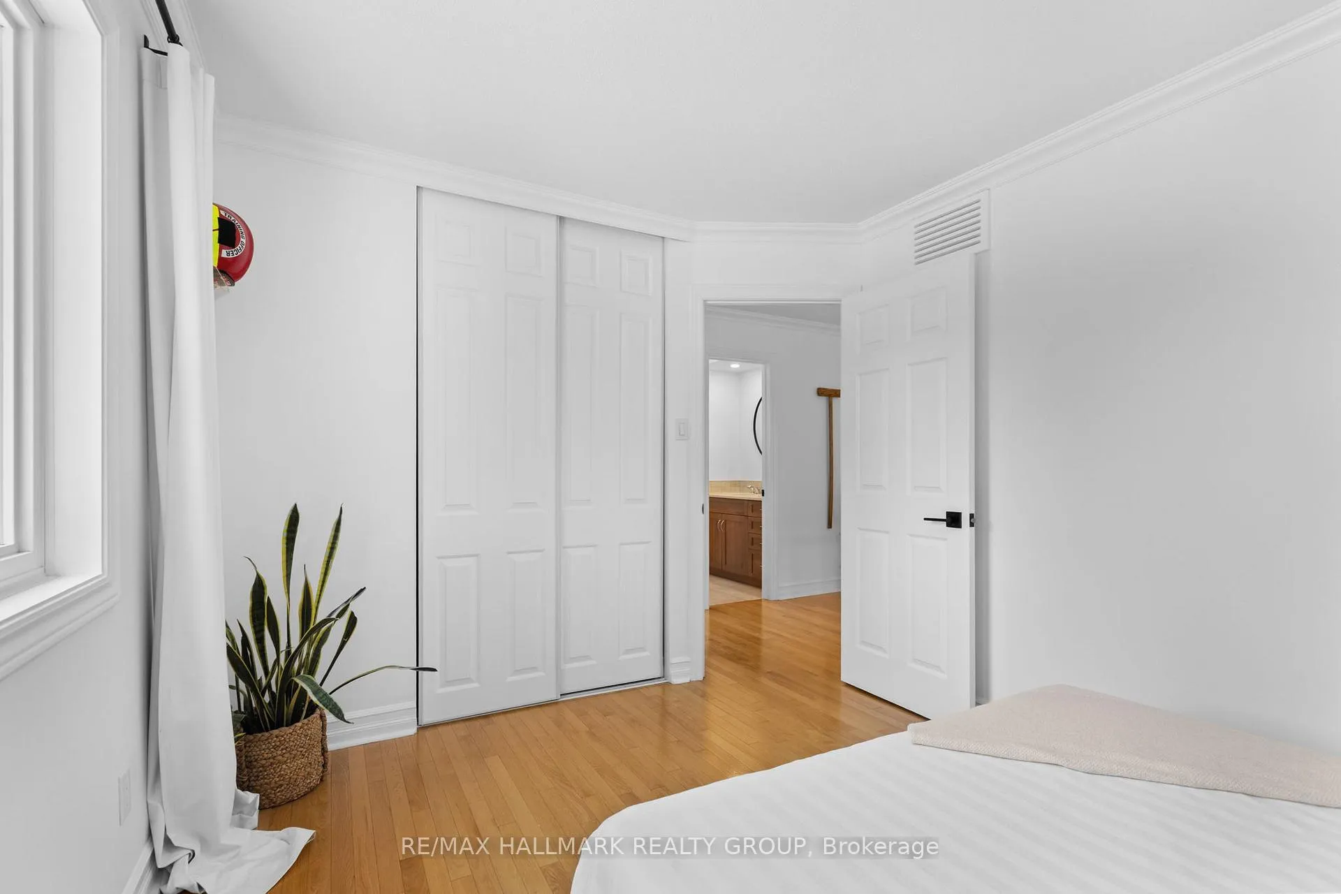 Photo 22 of 804 Adencliffe Drive, Ottawa, Fallingbrook/Ridgemount — HOMEH