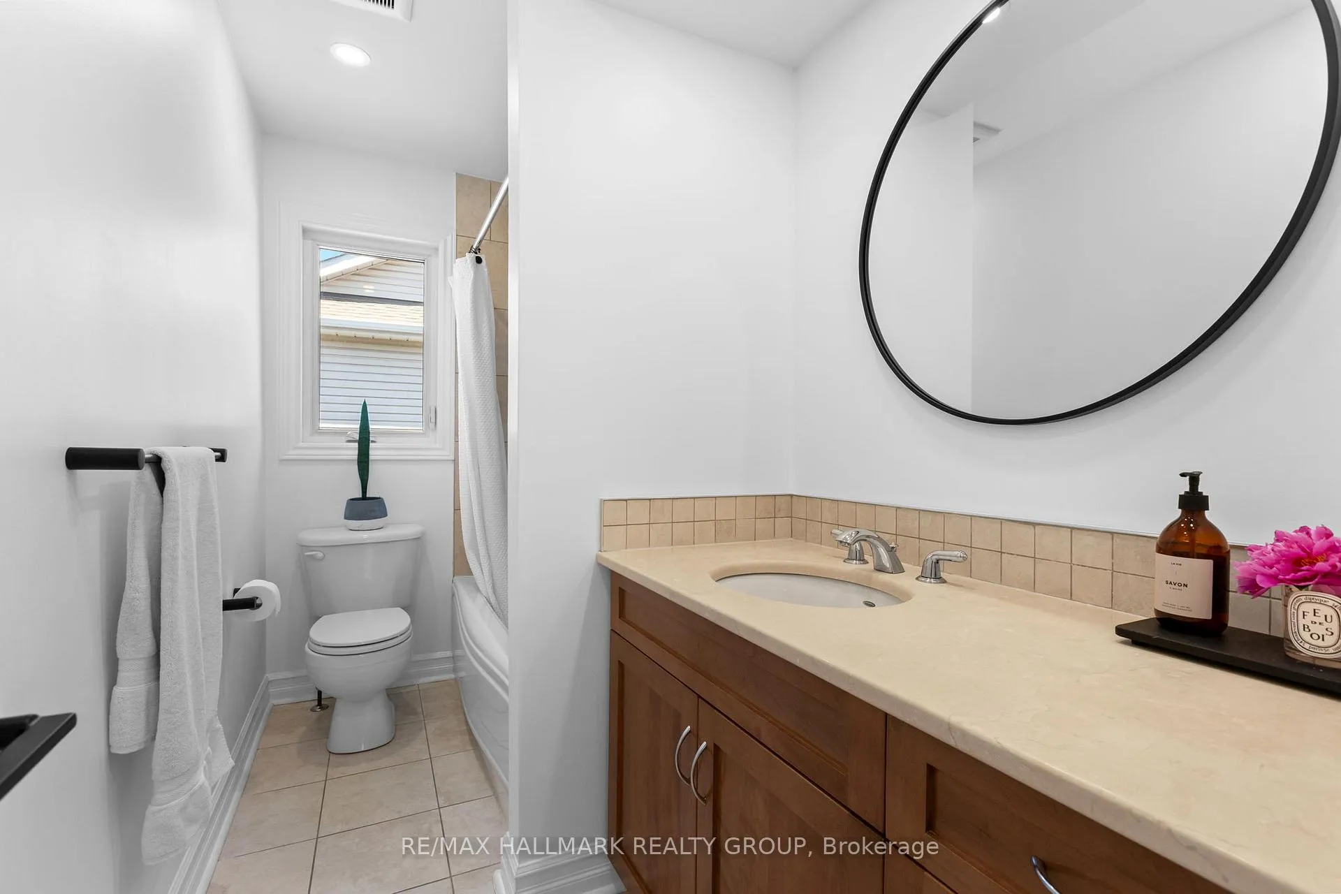 Photo 23 of 804 Adencliffe Drive, Ottawa, Fallingbrook/Ridgemount — HOMEH