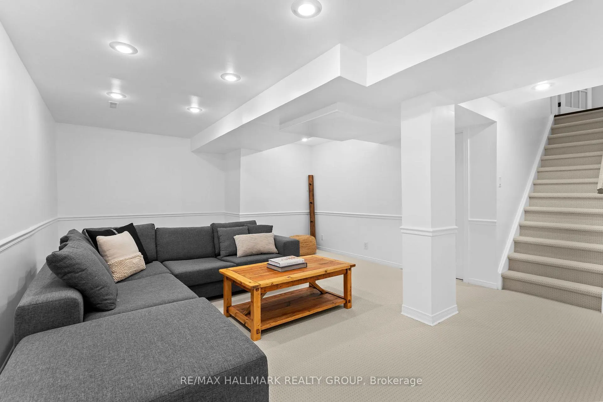 Photo 25 of 804 Adencliffe Drive, Ottawa, Fallingbrook/Ridgemount — HOMEH
