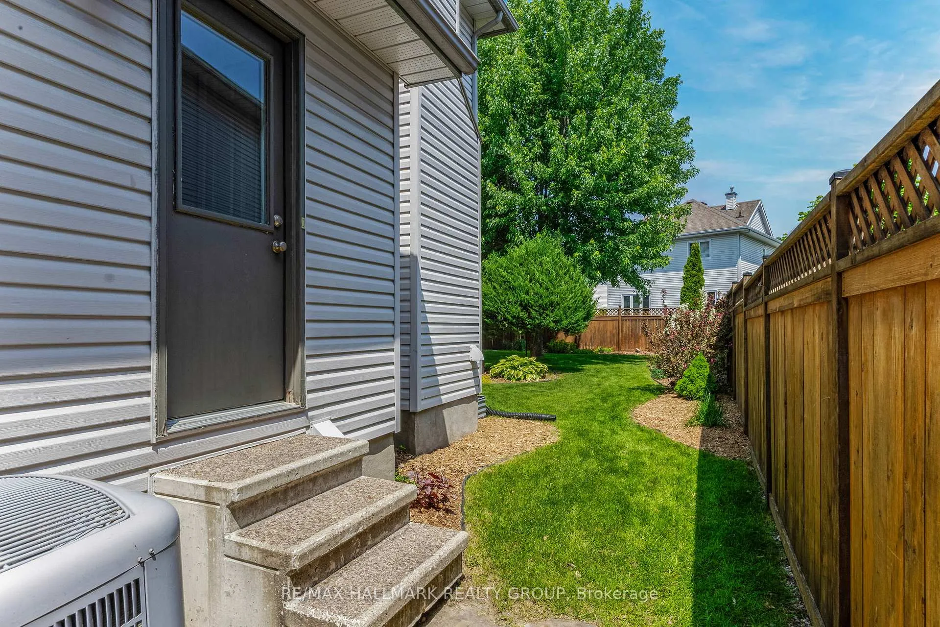 Photo 26 of 804 Adencliffe Drive, Ottawa, Fallingbrook/Ridgemount — HOMEH