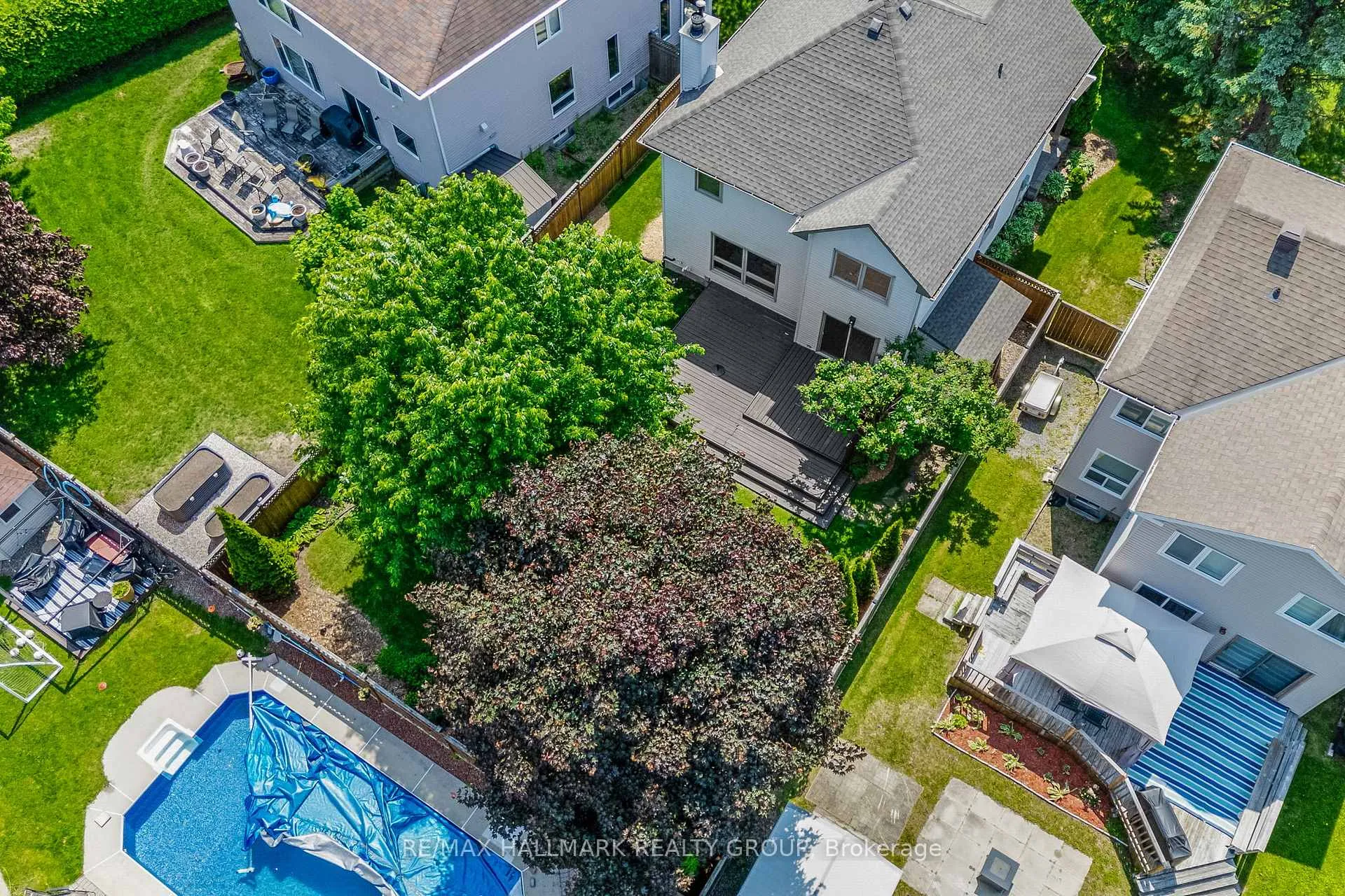 Photo 32 of 804 Adencliffe Drive, Ottawa, Fallingbrook/Ridgemount — HOMEH