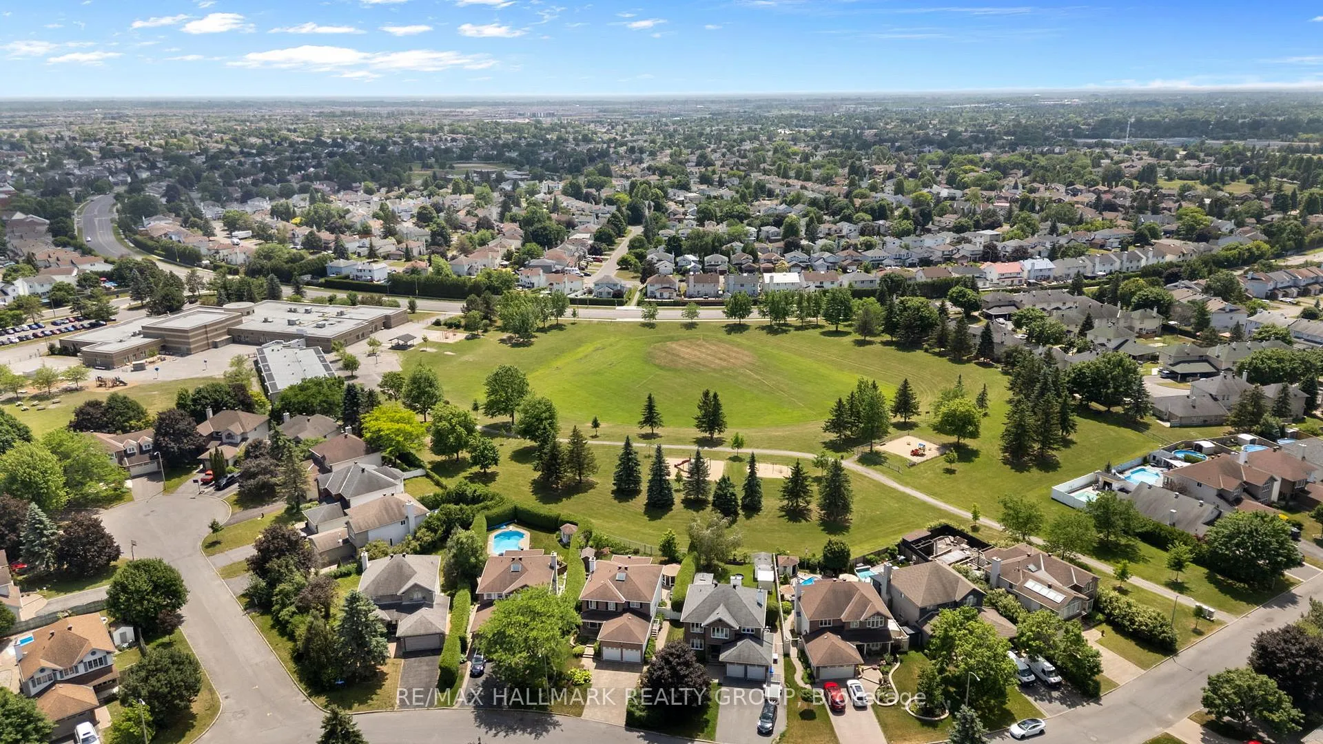 Photo 35 of 804 Adencliffe Drive, Ottawa, Fallingbrook/Ridgemount — HOMEH