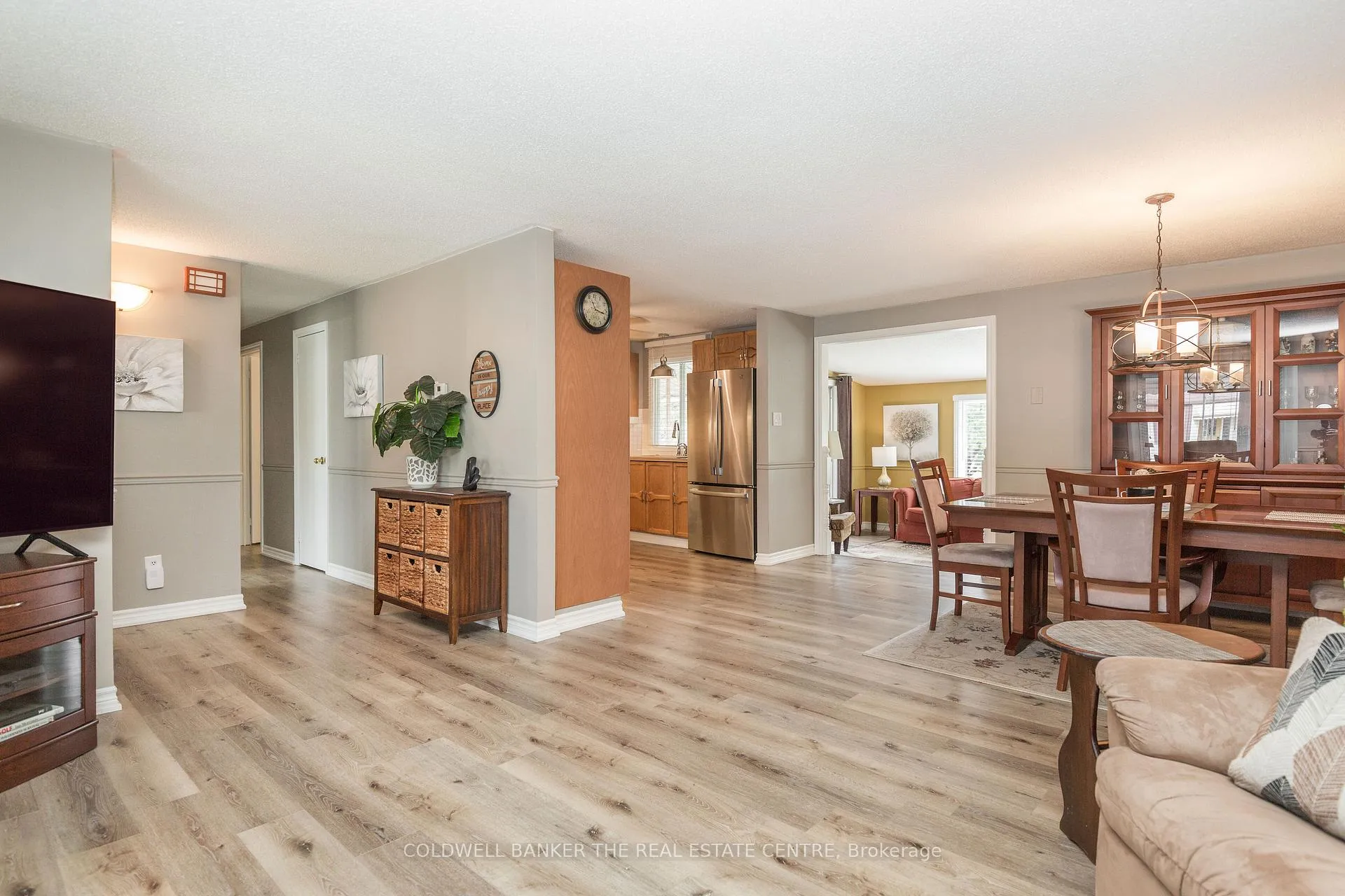 Photo 9 of 59 Linden Lane, Innisfil, Rural Innisfil — HOMEH
