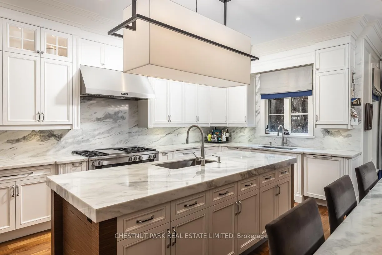 Photo 7 of 9 Dewbourne Avenue, Toronto, Forest Hill South — HOMEH