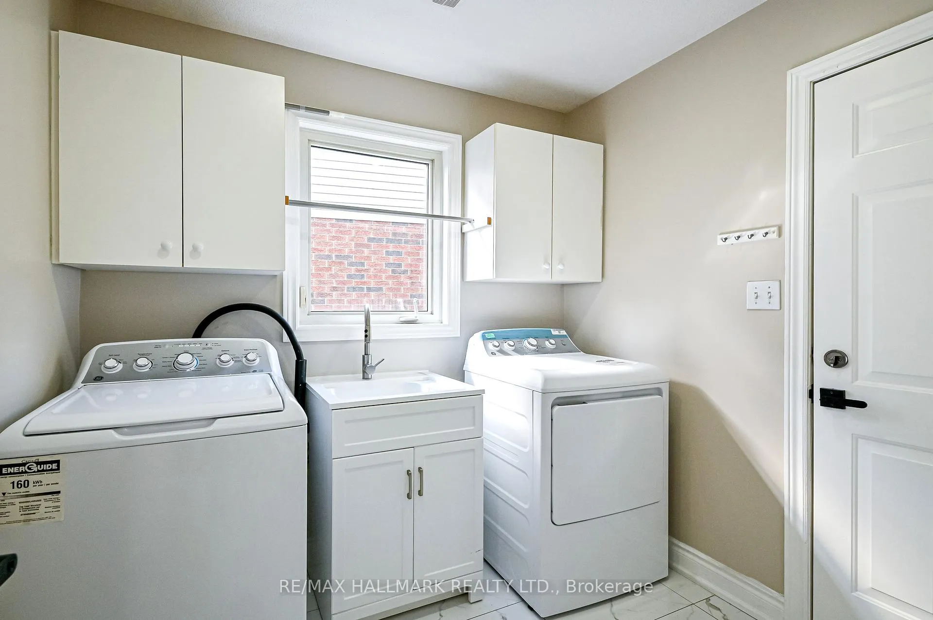 Photo 14 of 103 Winifred Street, Kitchener, Pioneer Tower West — HOMEH