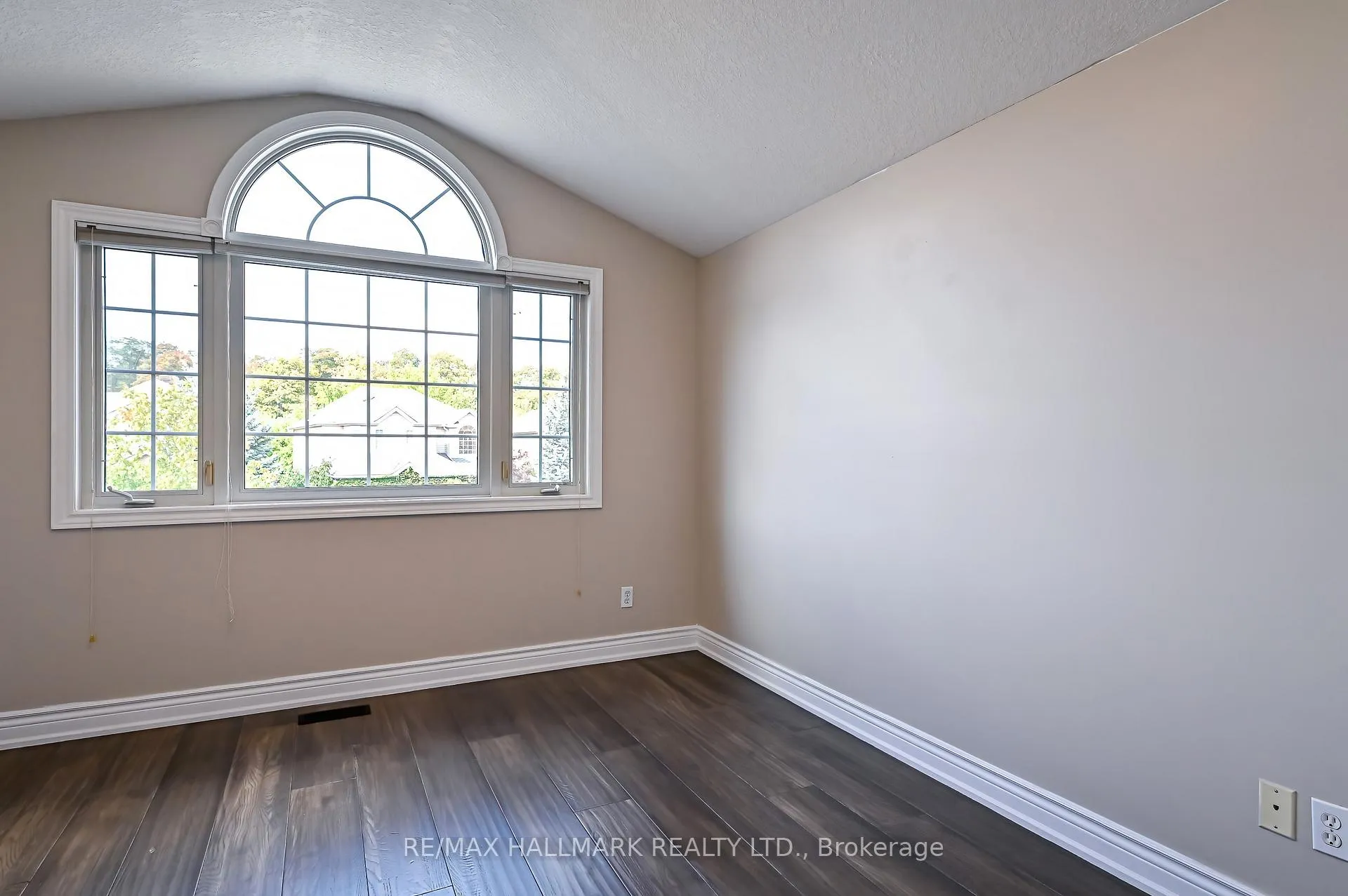Photo 16 of 103 Winifred Street, Kitchener, Pioneer Tower West — HOMEH