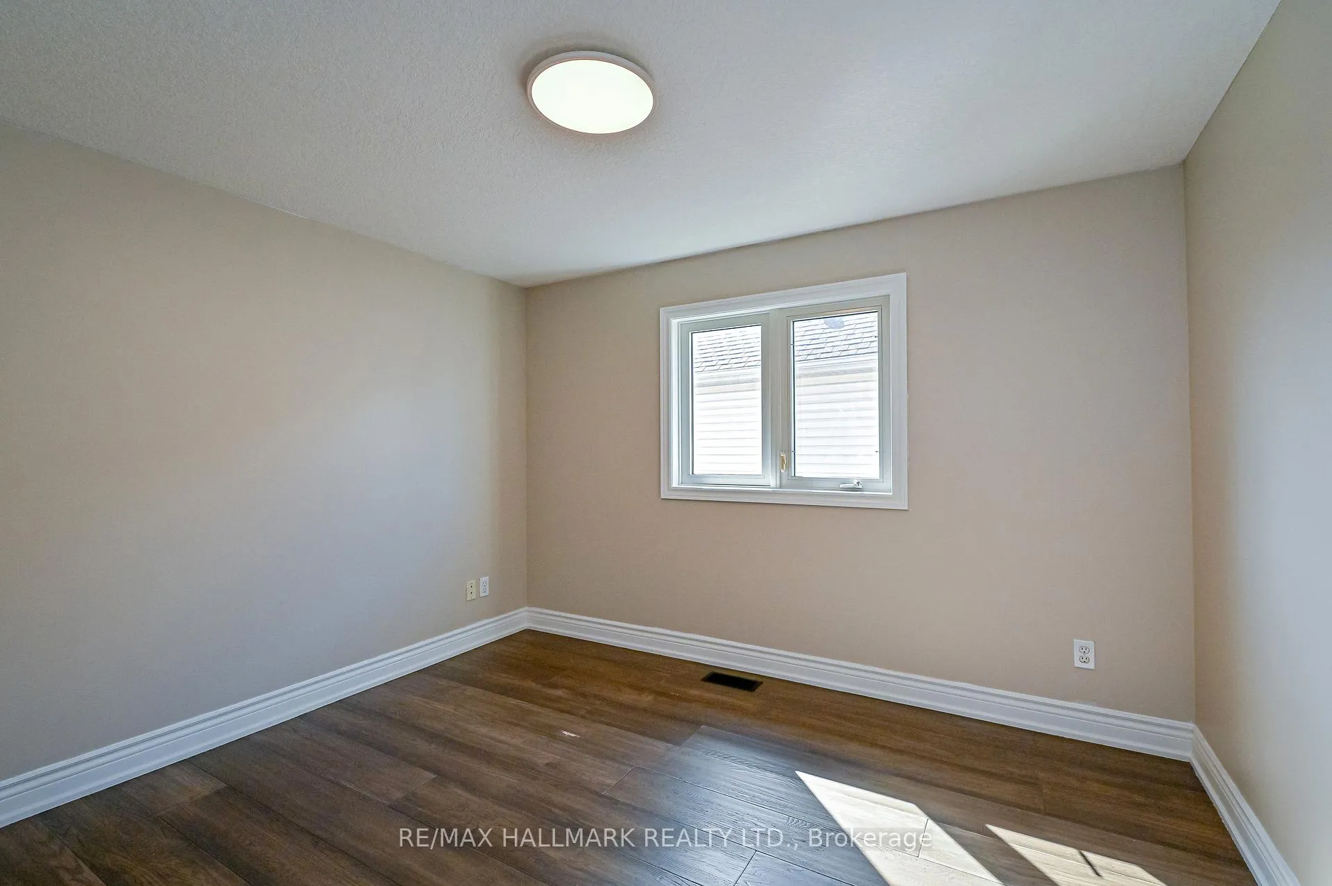 Photo 23 of 103 Winifred Street, Kitchener, Pioneer Tower West — HOMEH