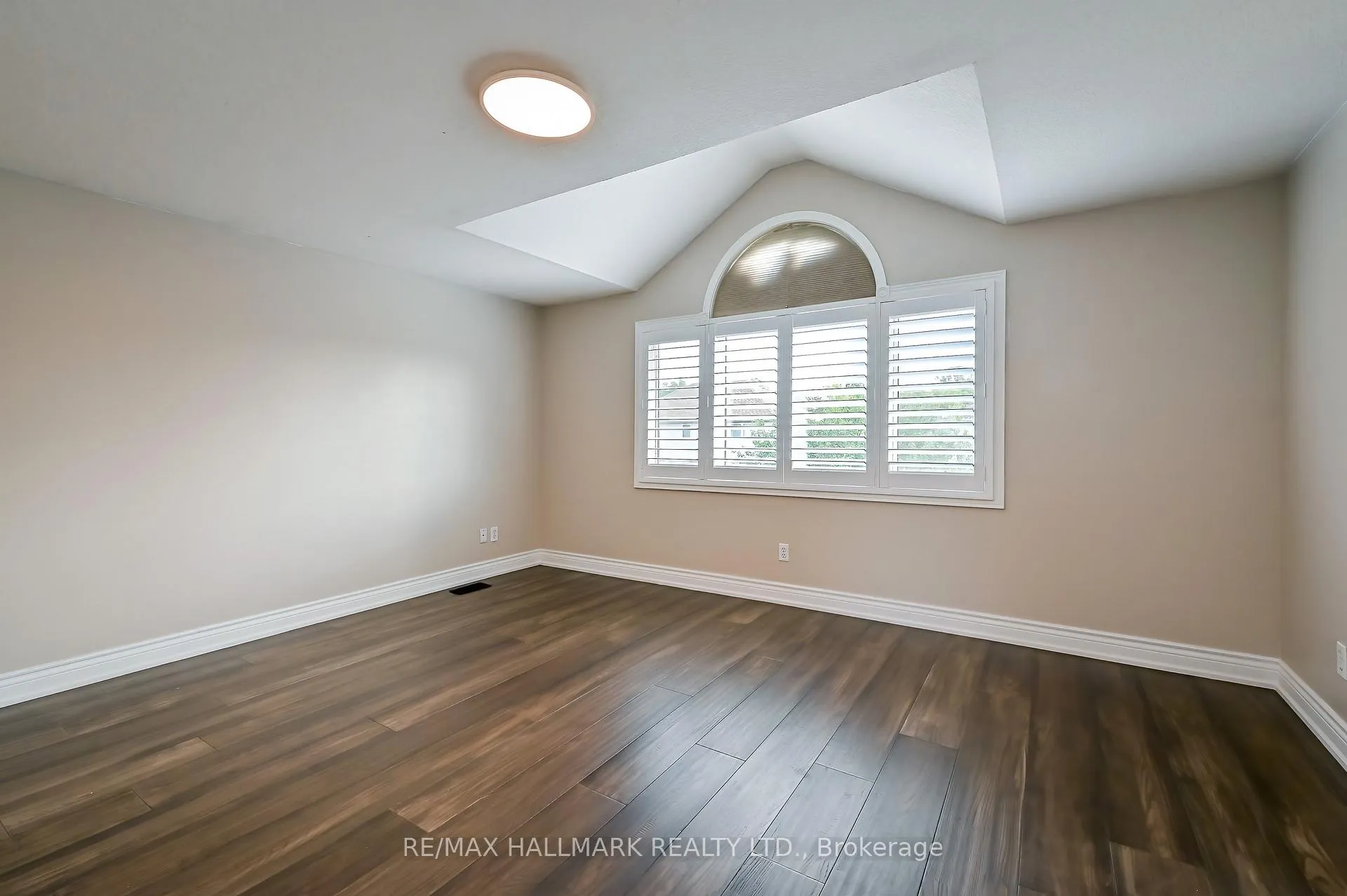 Photo 27 of 103 Winifred Street, Kitchener, Pioneer Tower West — HOMEH