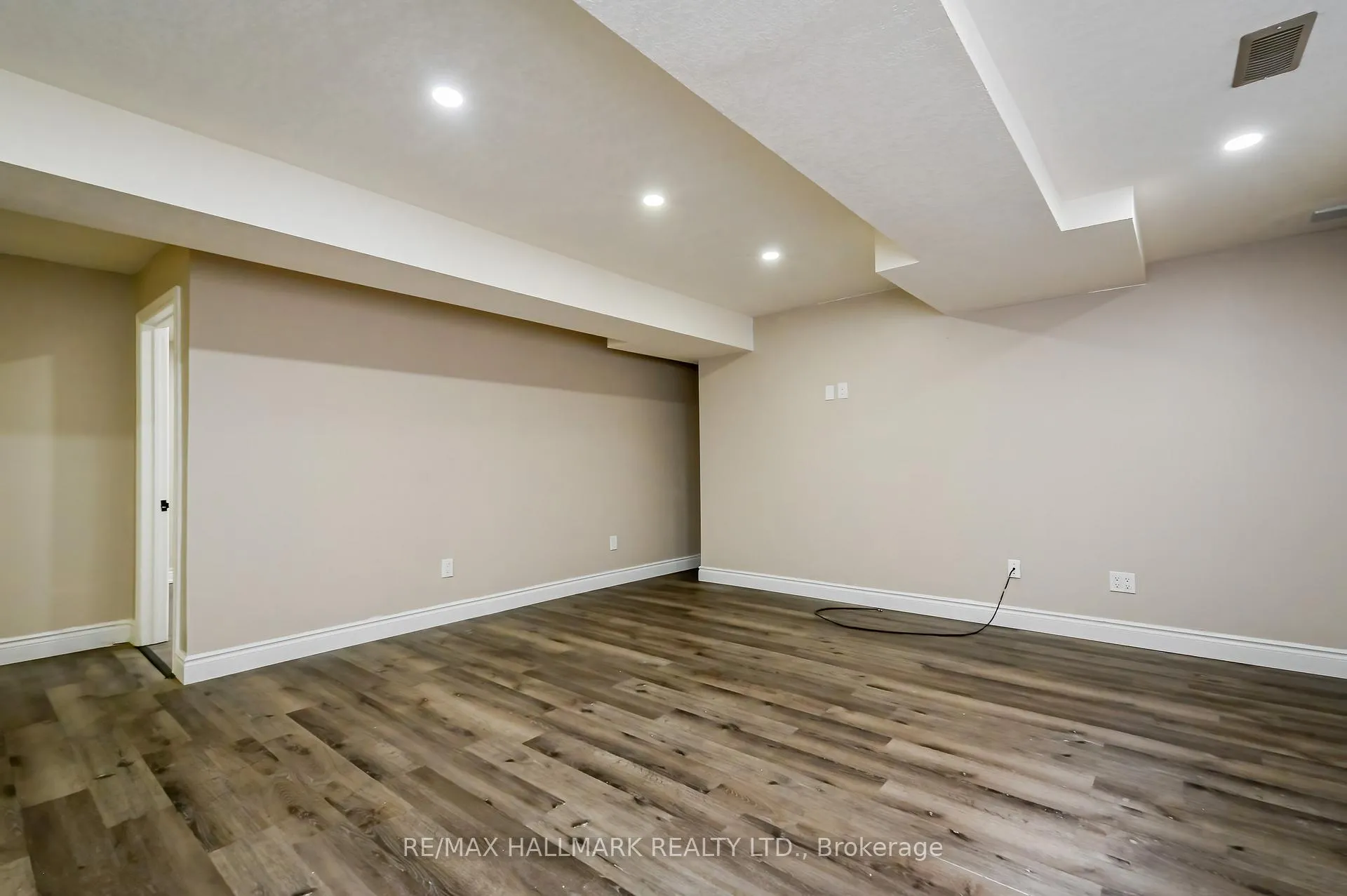 Photo 39 of 103 Winifred Street, Kitchener, Pioneer Tower West — HOMEH