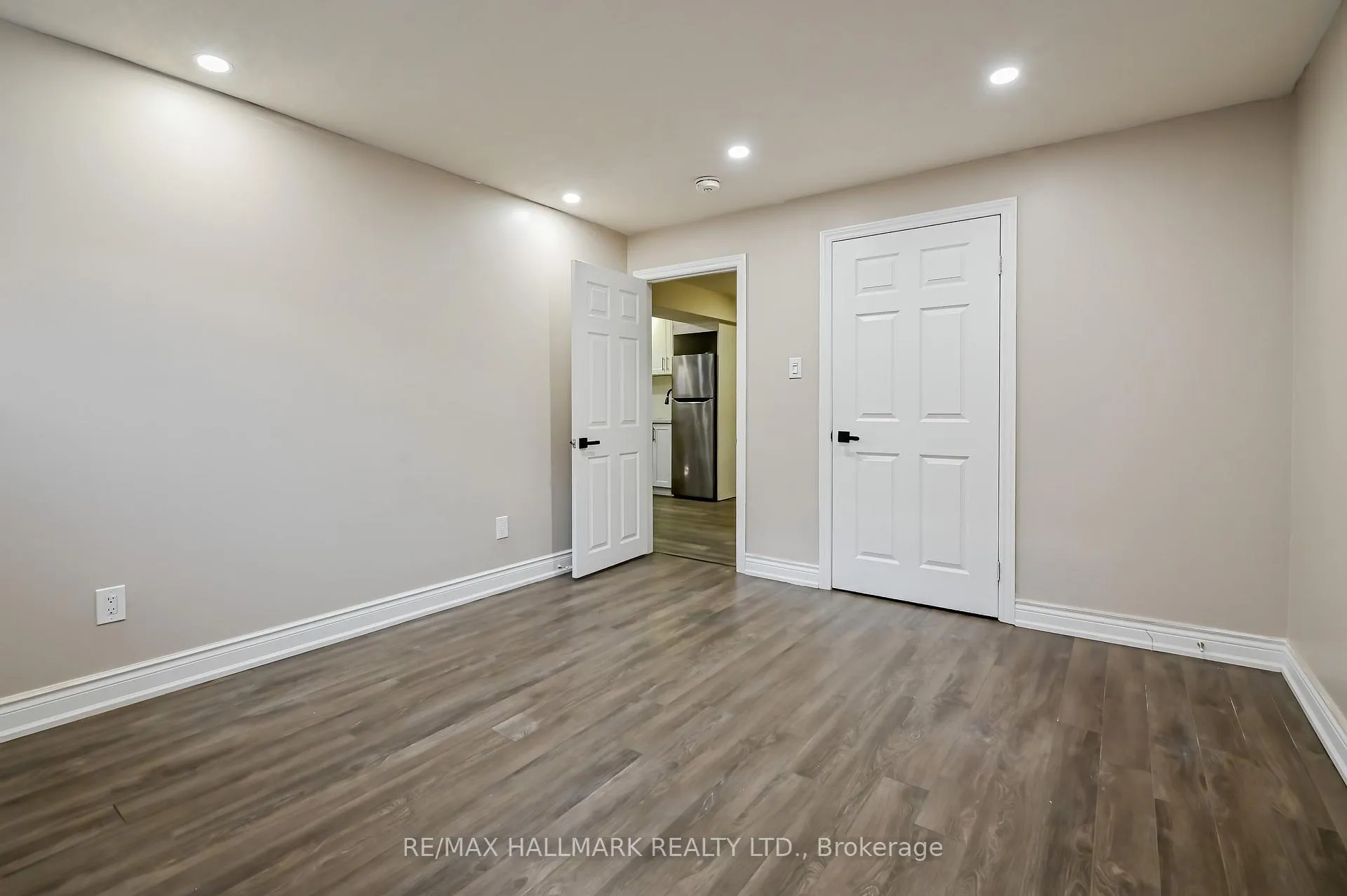 Photo 42 of 103 Winifred Street, Kitchener, Pioneer Tower West — HOMEH