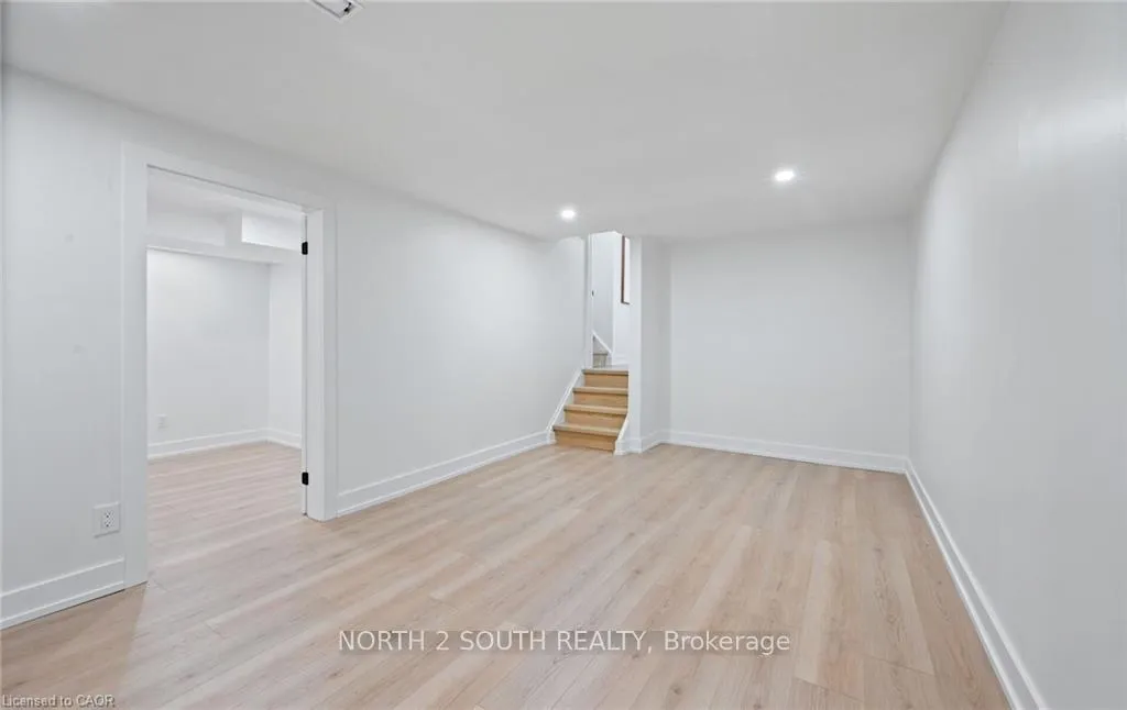 Photo 5 of Unit Bsmt, 105 Lilacside Drive, Hamilton, Thorner — HOMEH