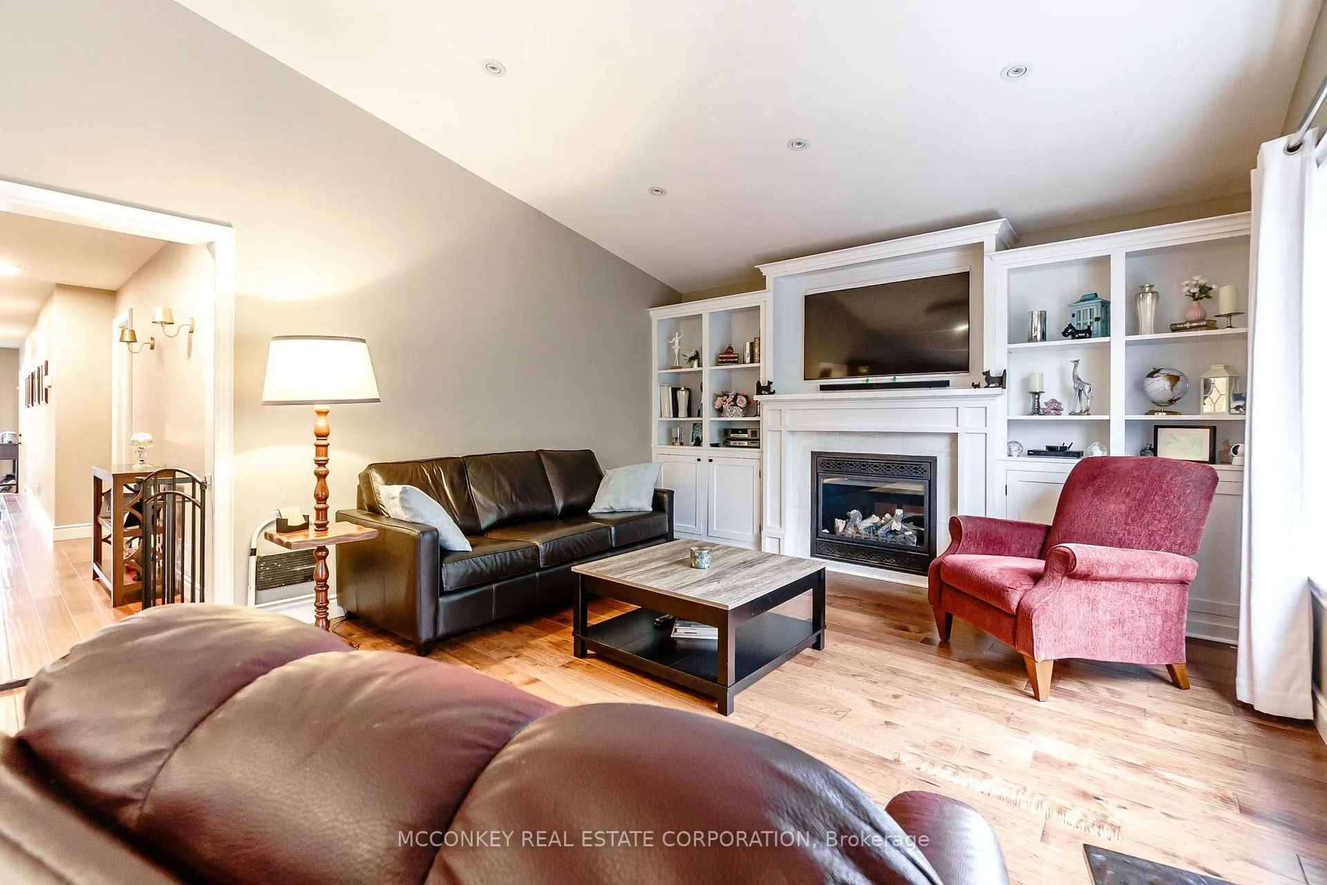 Photo 16 of 458 Raymond Street, Peterborough, Northcrest Ward 5 — HOMEH