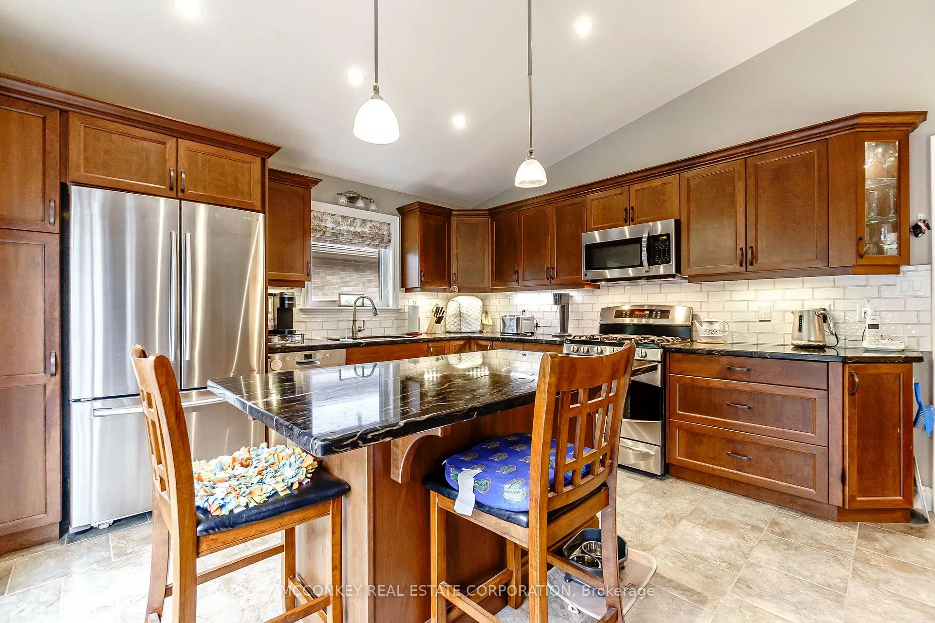 Photo 18 of 458 Raymond Street, Peterborough, Northcrest Ward 5 — HOMEH