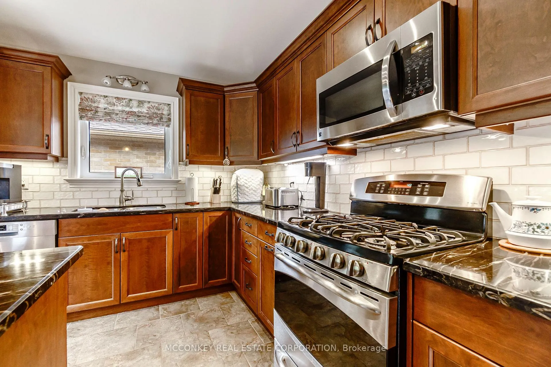 Photo 19 of 458 Raymond Street, Peterborough, Northcrest Ward 5 — HOMEH
