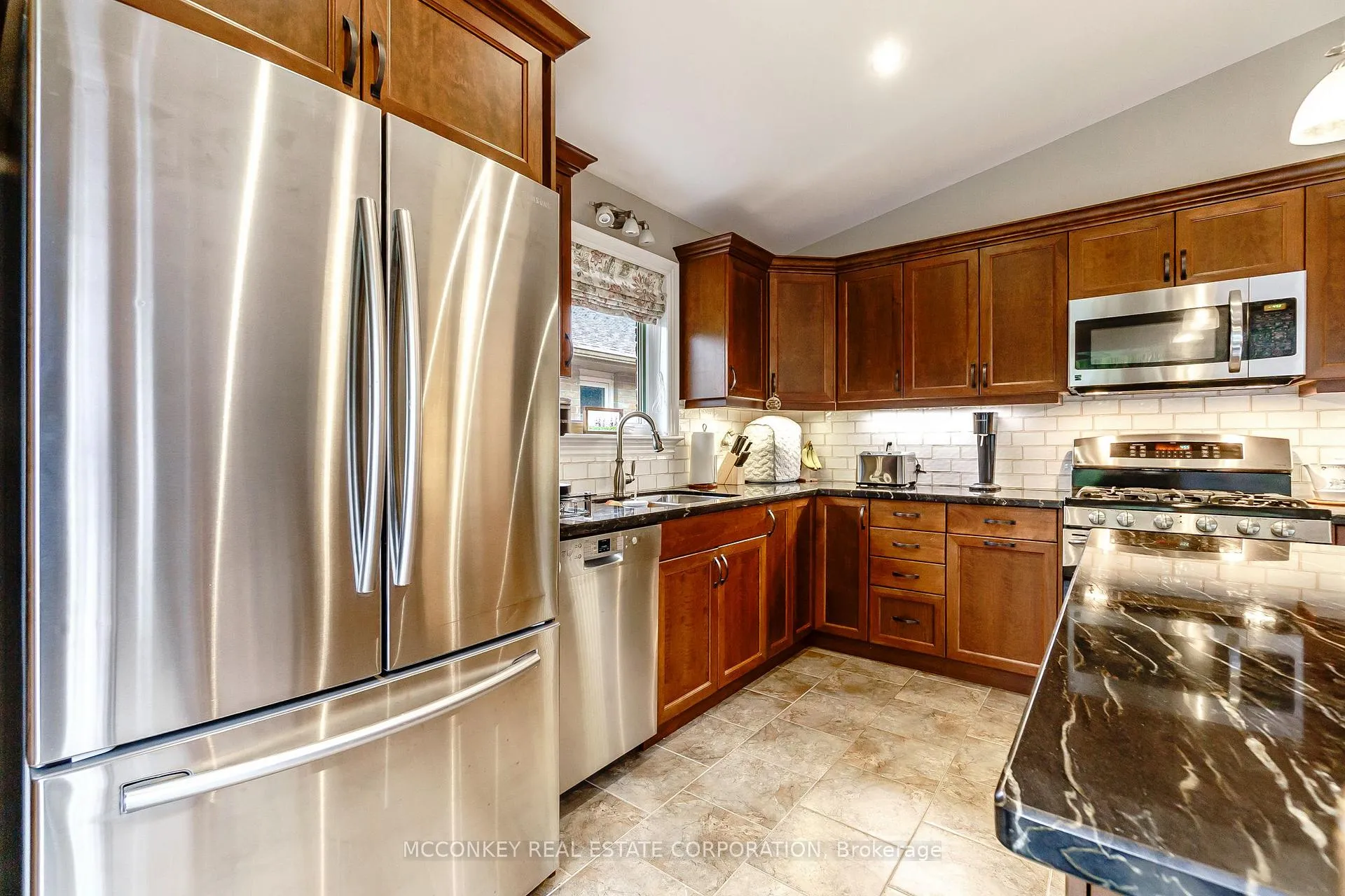 Photo 21 of 458 Raymond Street, Peterborough, Northcrest Ward 5 — HOMEH