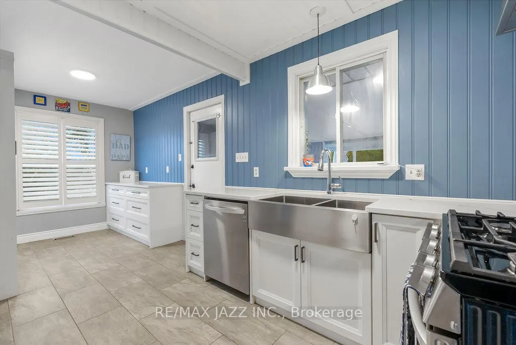 Photo 5 of 29 Grandview Drive, Kawartha Lakes, Ops — HOMEH