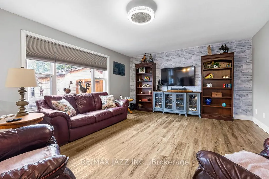 Photo 11 of 29 Grandview Drive, Kawartha Lakes, Ops — HOMEH