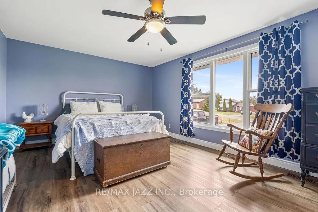 Photo 17 of 29 Grandview Drive, Kawartha Lakes, Ops — HOMEH