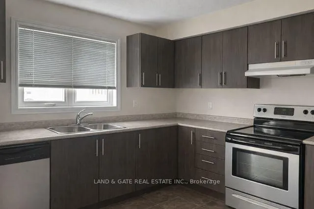 Photo 7 of 466 Meadowglade Road, Clarington, Courtice — HOMEH