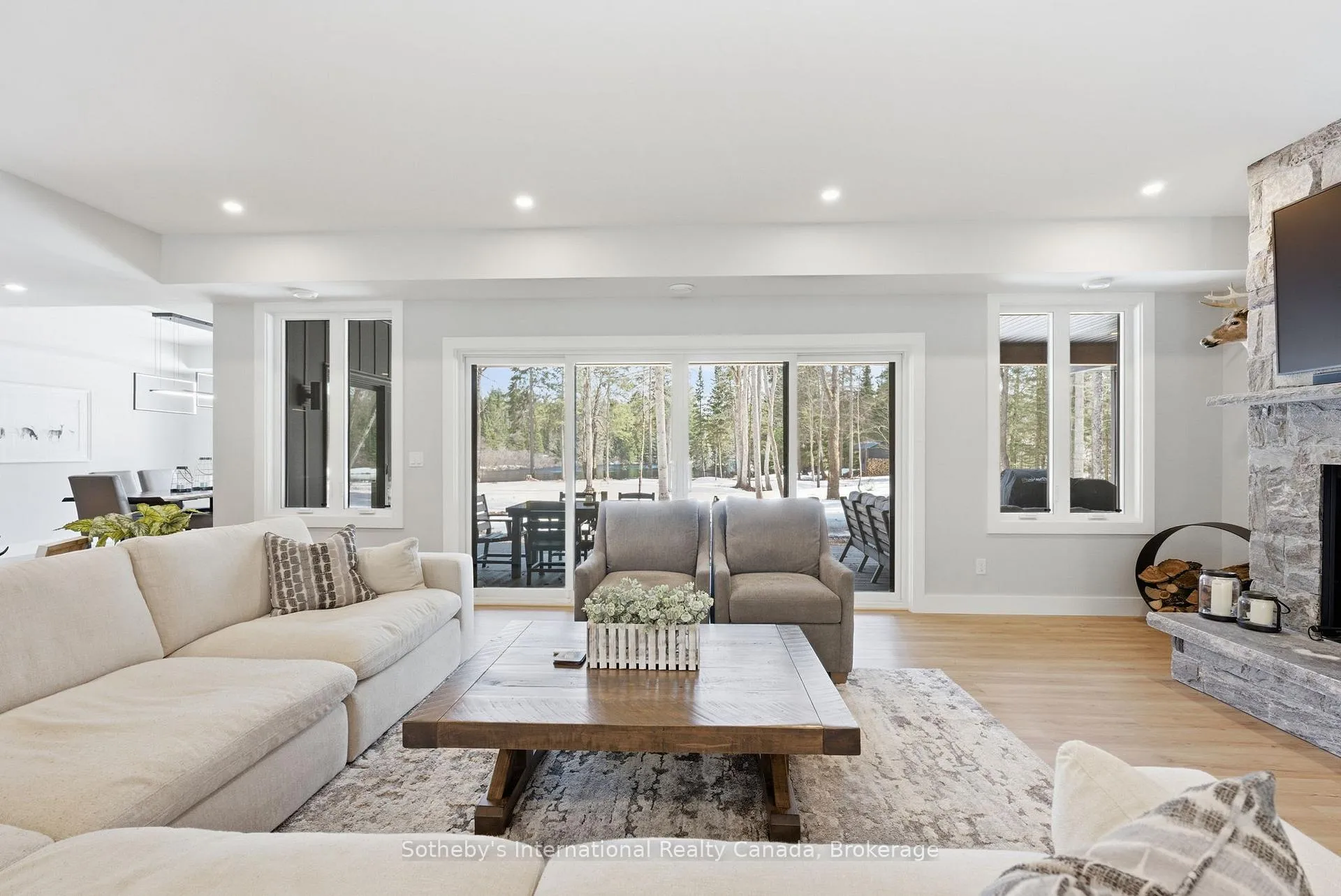 Photo 6 of 26 Mcgregor Way, Bracebridge, Macaulay — HOMEH