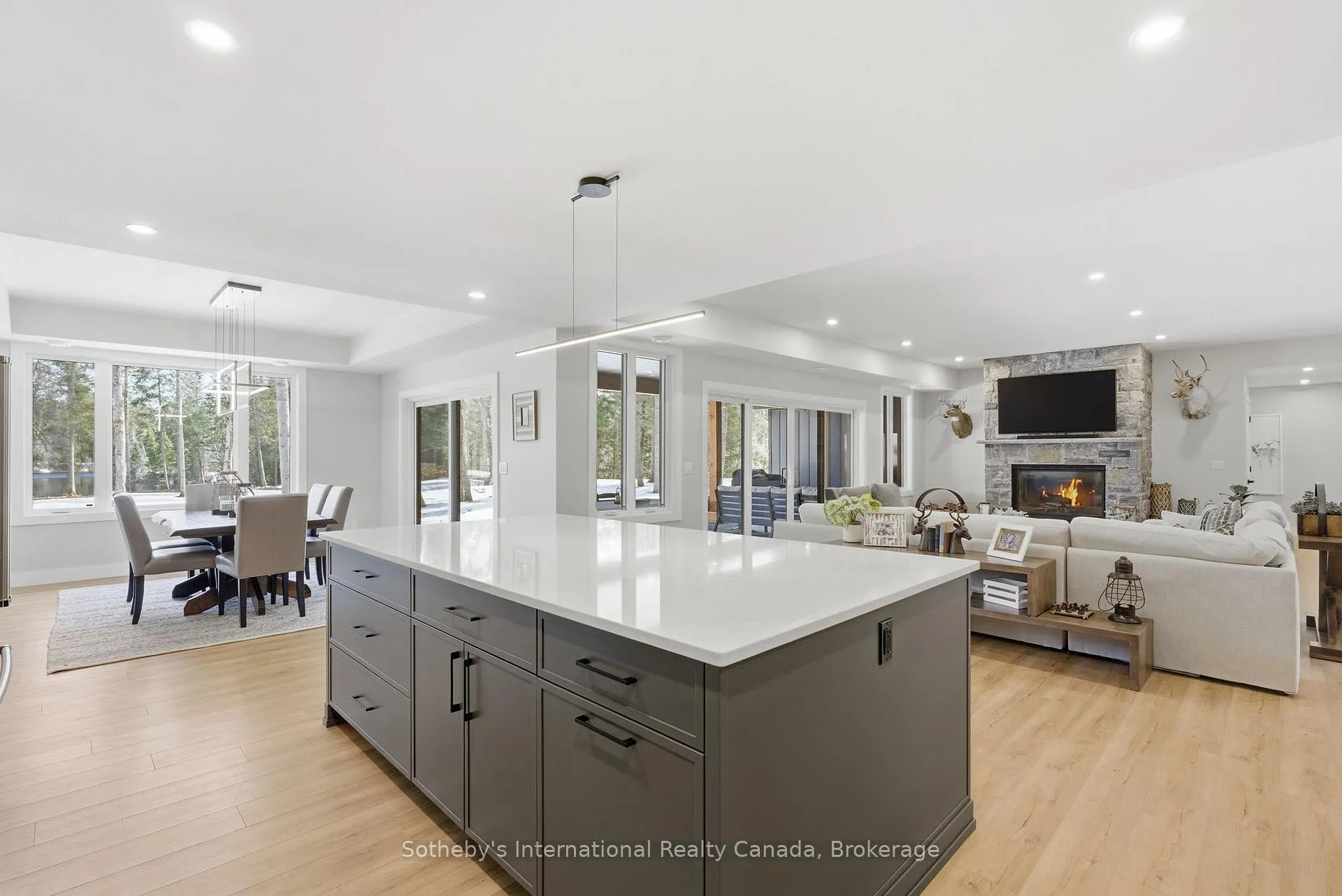 Photo 11 of 26 Mcgregor Way, Bracebridge, Macaulay — HOMEH