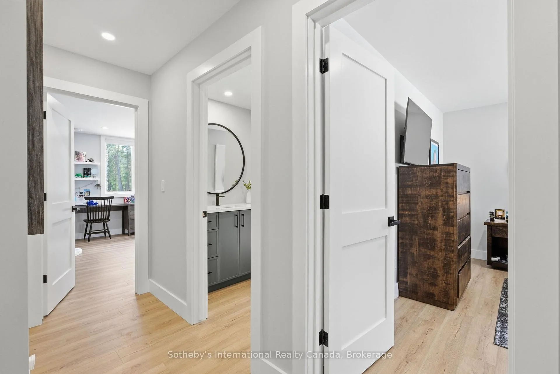 Photo 27 of 26 Mcgregor Way, Bracebridge, Macaulay — HOMEH